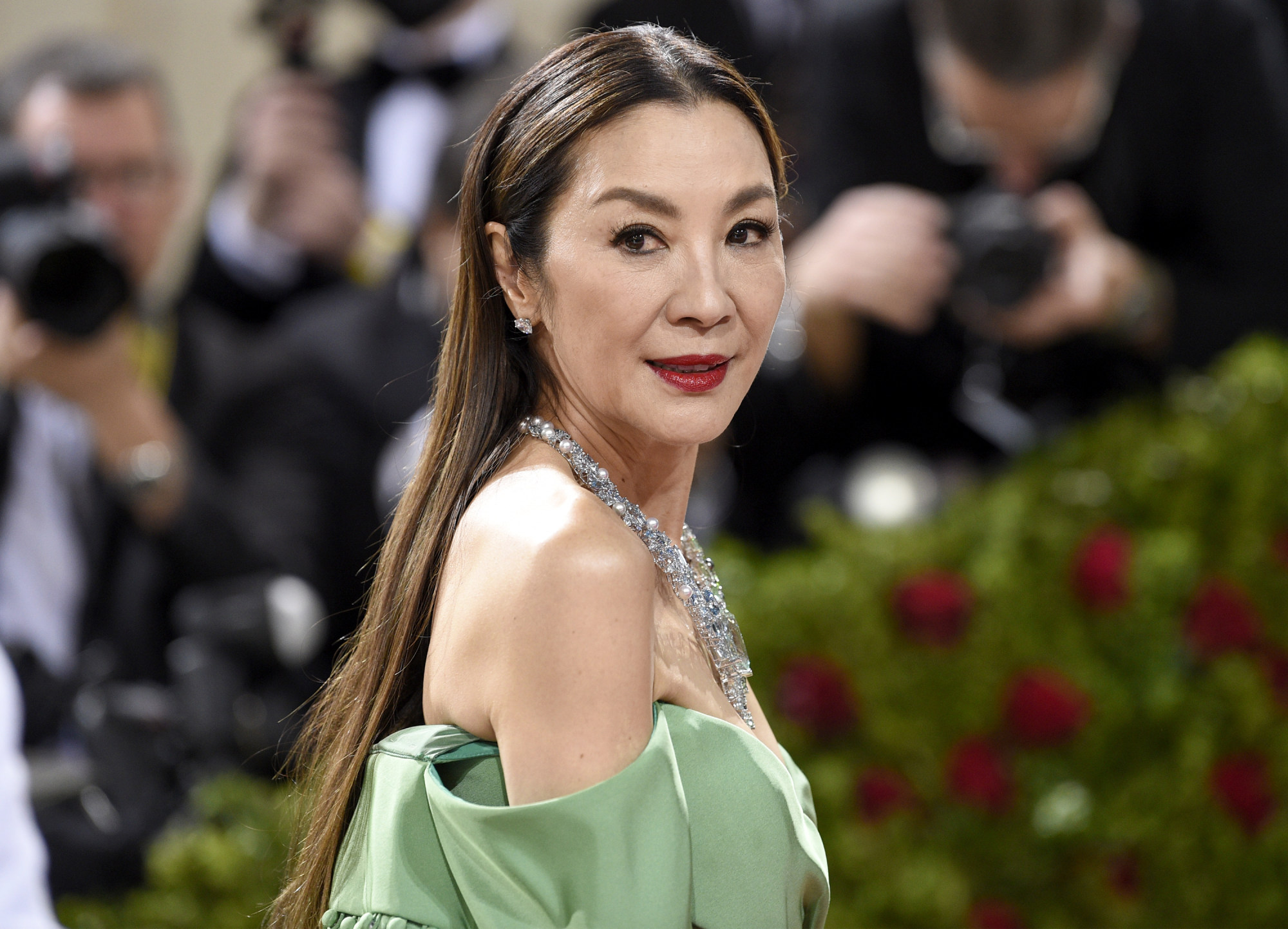 Emma Chamberlain, Cartier's Newest Ambassador, Drips in Diamonds on the Met  Gala Red Carpet