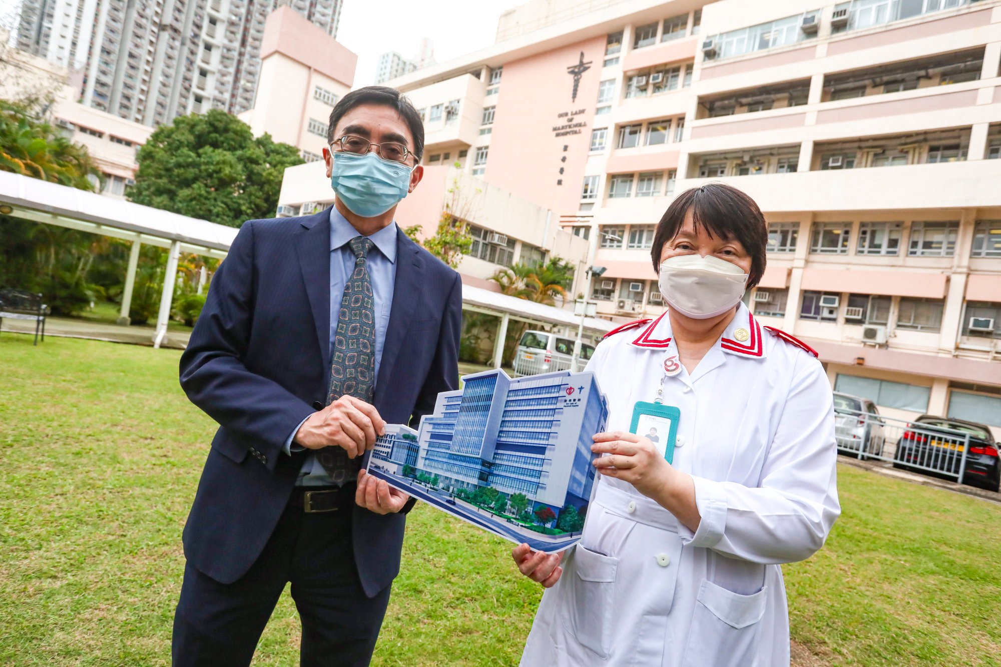 Our Lady of Maryknoll Hospital’s chief executive Lau Sze-ting (left) and nursing chief Law Kam-yin. Photo: Jonathan Wong