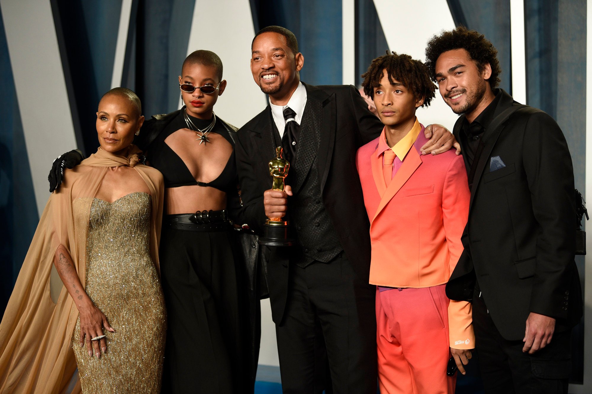 Jada Pinkett Smith, Willow Smith, Will Smith, Jaden Smith and Trey Smith arrive at the Vanity Fair Oscar Party on March 27, at the Wallis Annenberg Center for the Performing Arts in Beverly Hills, California. Photo: AP