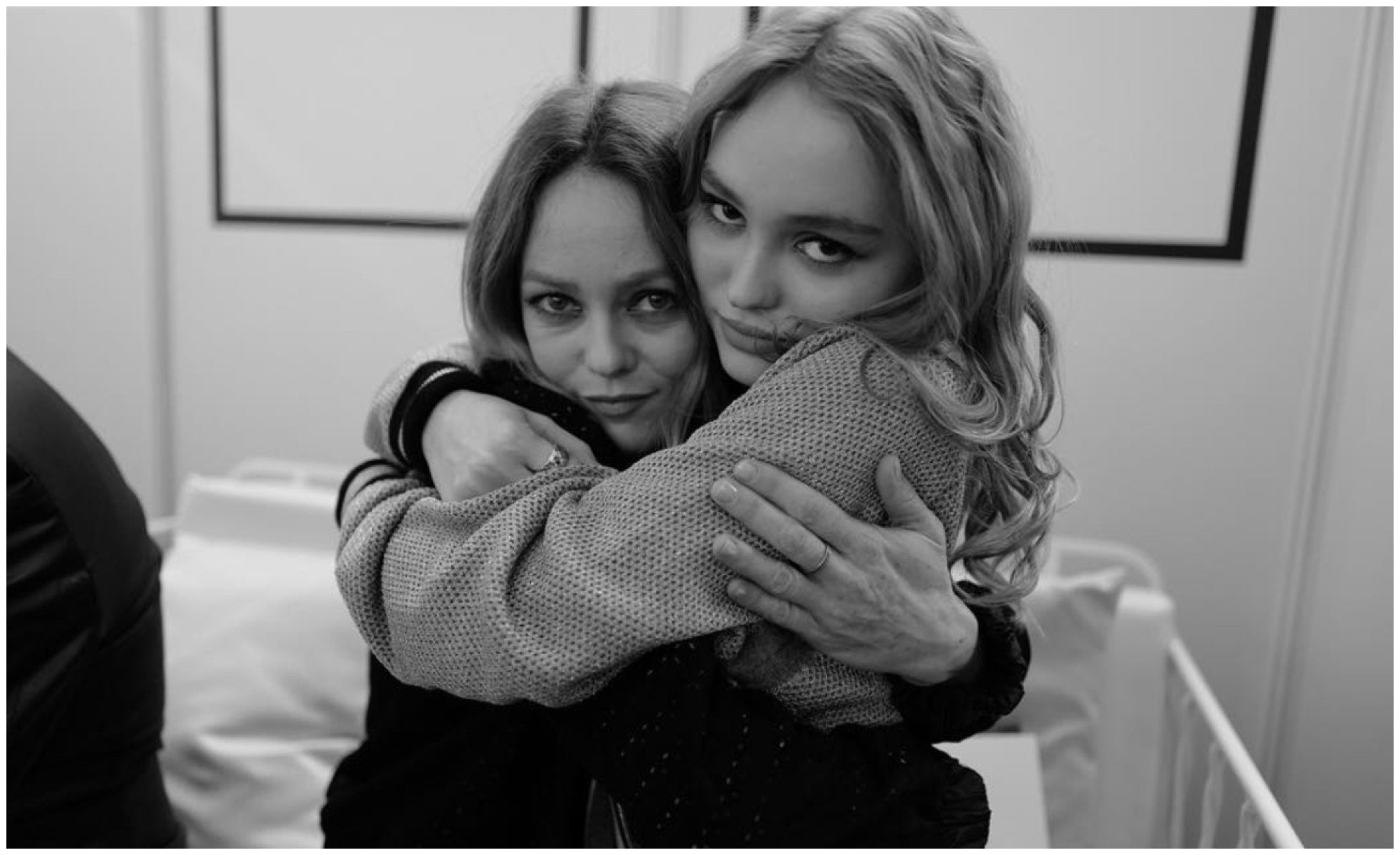 Lily-Rose Depp is very close with her mother, Vanessa Paradis. Photo: @lilyrose_depp/Instagram