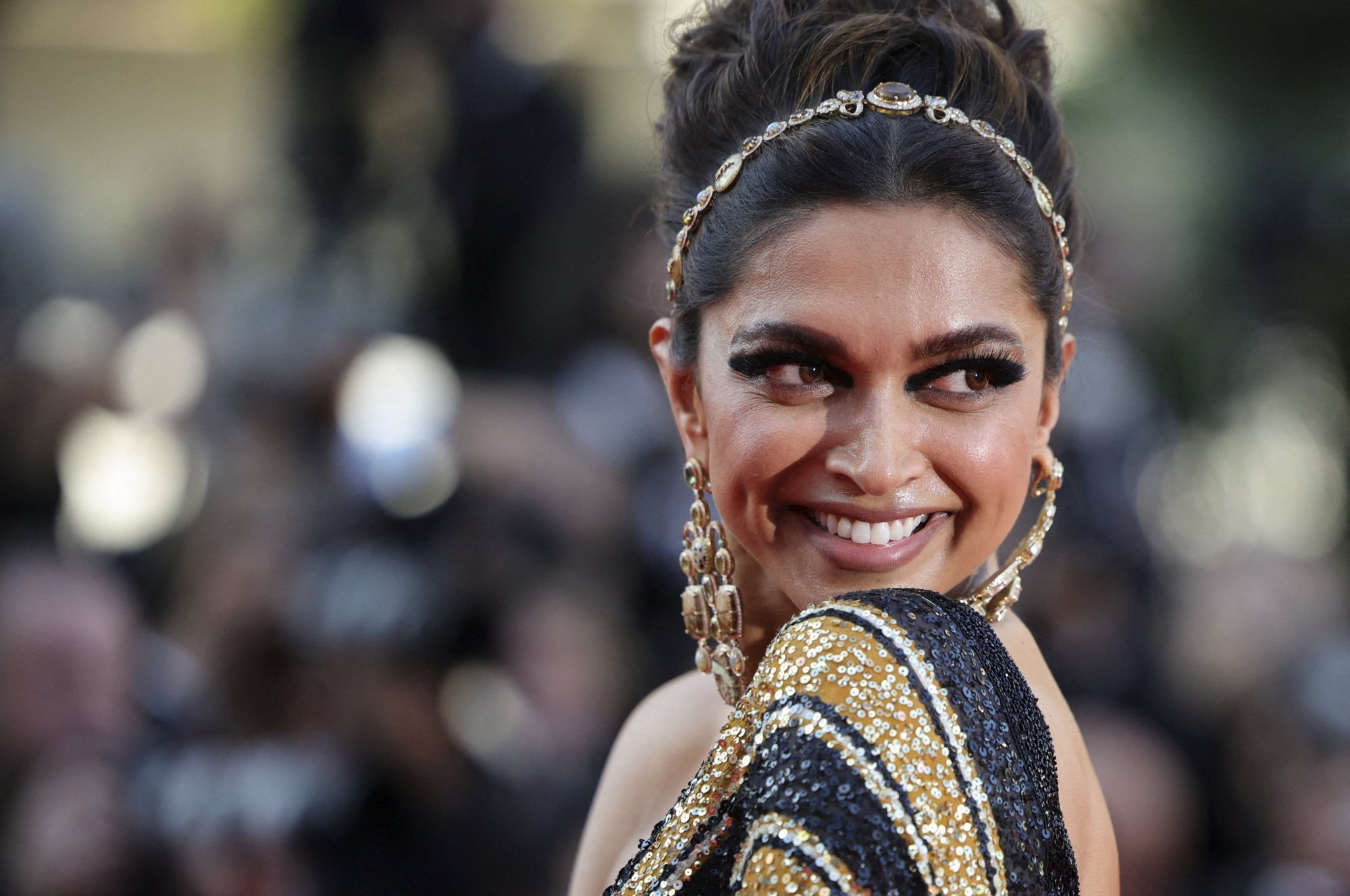 Cannes 2022: Deepika Padukone Flaunts Her Million-Dollar Smile In