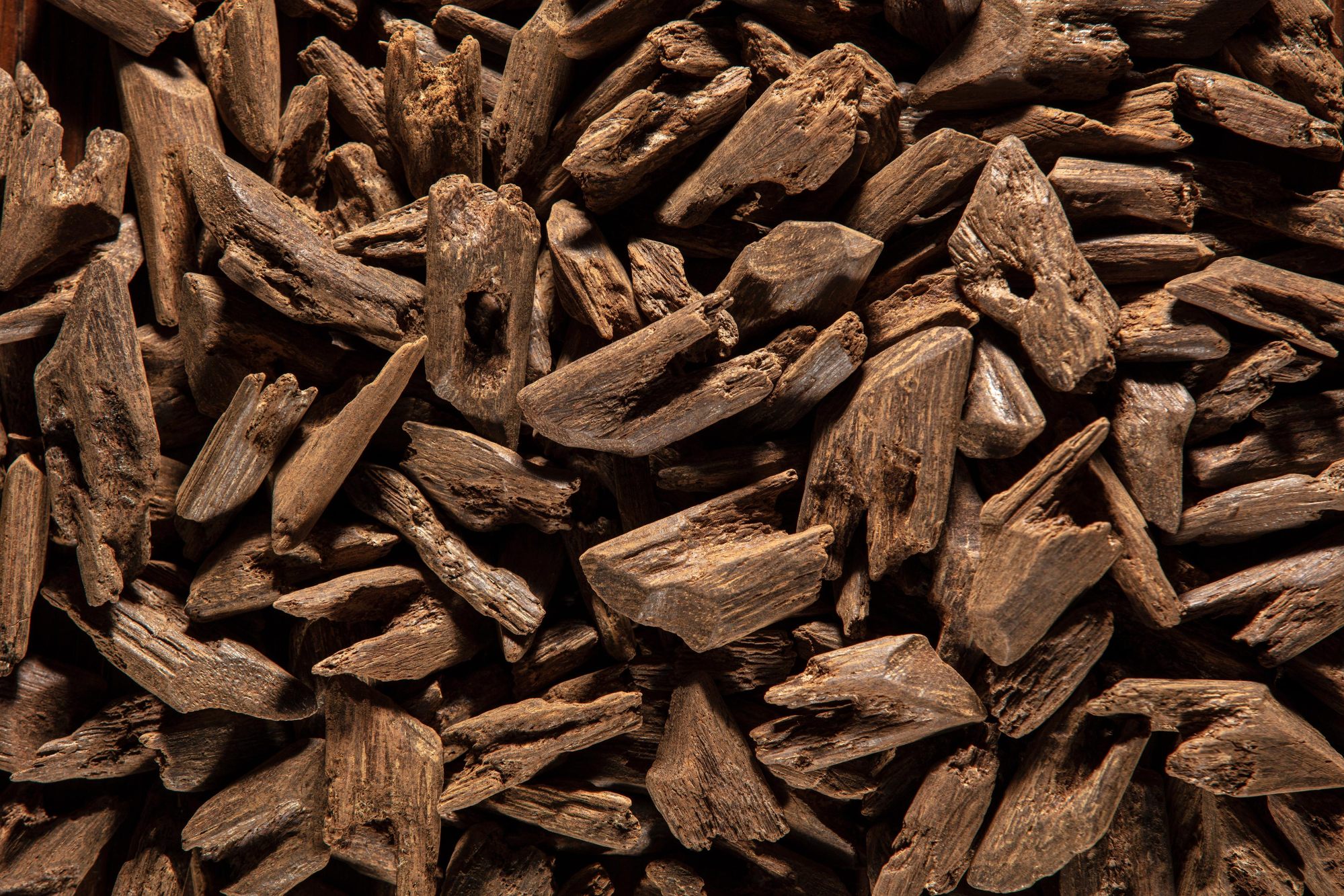 Artificial agarwood incense, oud sticks and shavings.  Photo: Shutterstock