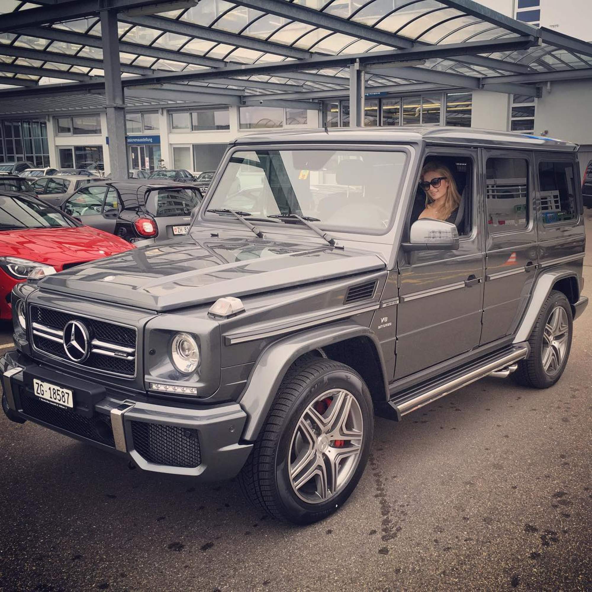 Paris Hilton’s ex-boyfriend gifted her a Mercedes-Benz. Photo: @parishilton/Instagram