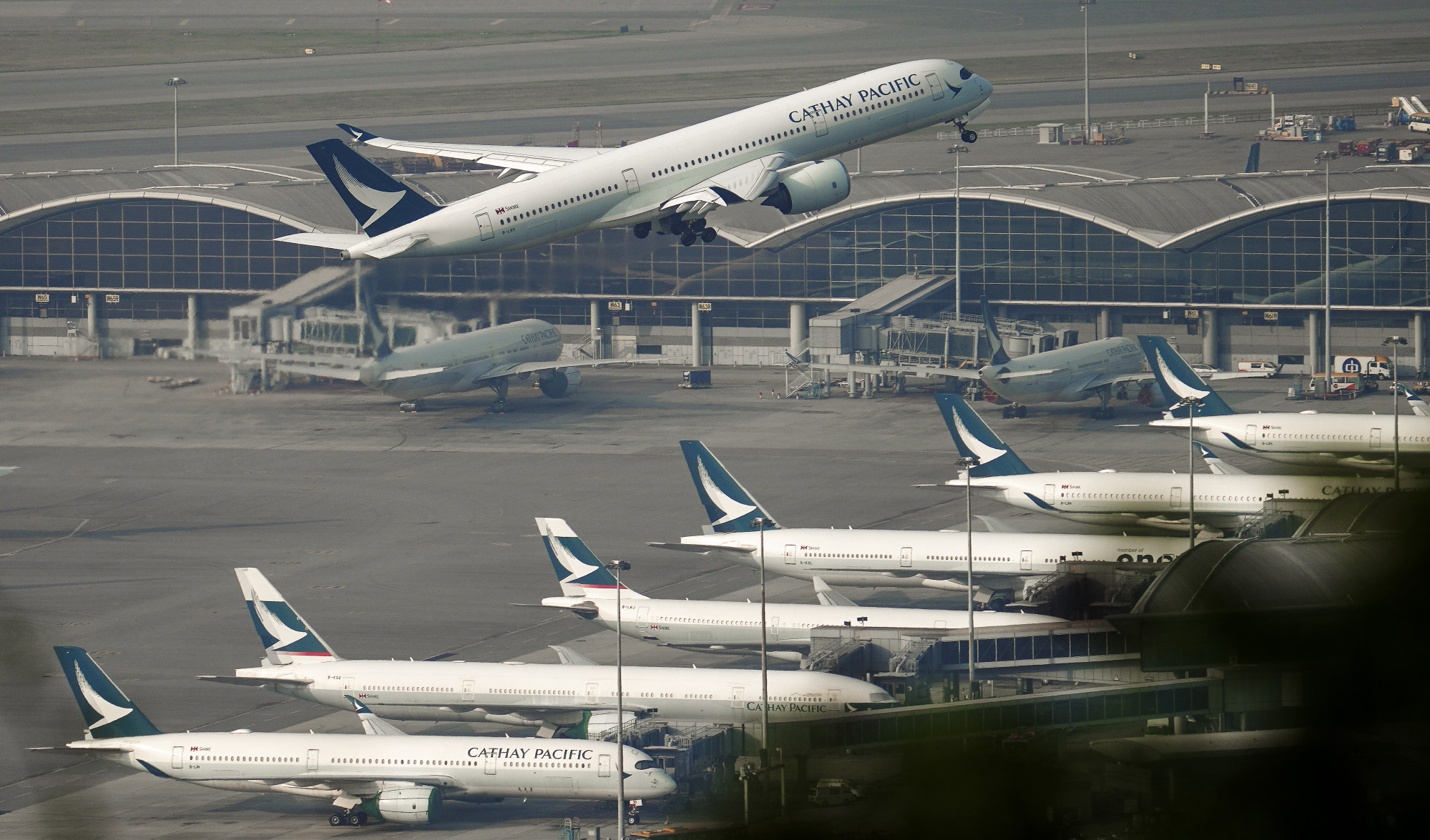 Cathay operated at about 2 per cent of its pre-pandemic passenger capacity in April 2022, while its cargo capacity stood at 29 per cent of pre-pandemic levels. Photo: Sam Tsang
