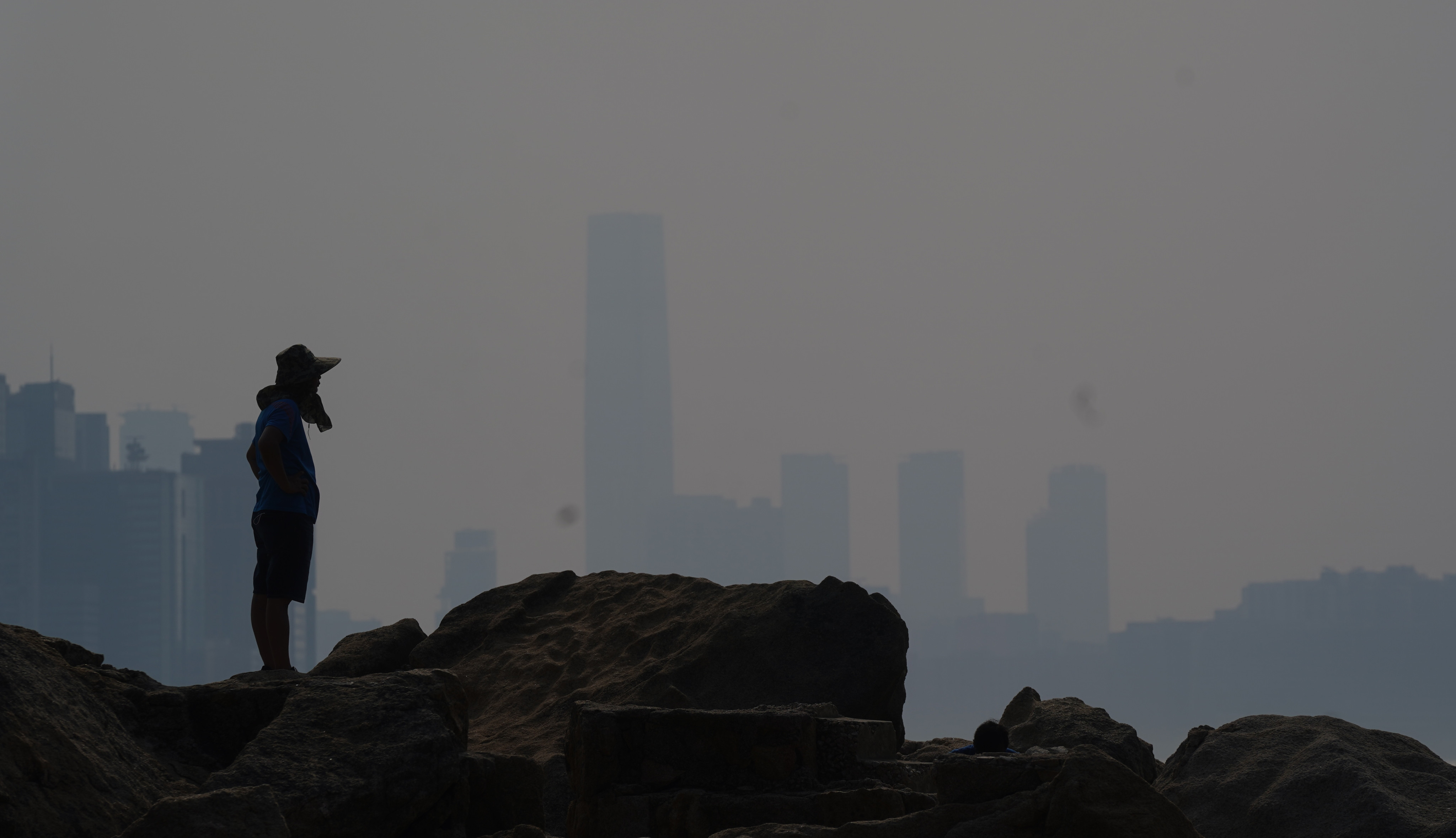 Poor air quality remains a problem for Hong Kong (seen here in June 2021), despite temporarily improving during corornavirus lockdowns. Photo: Sam Tsang