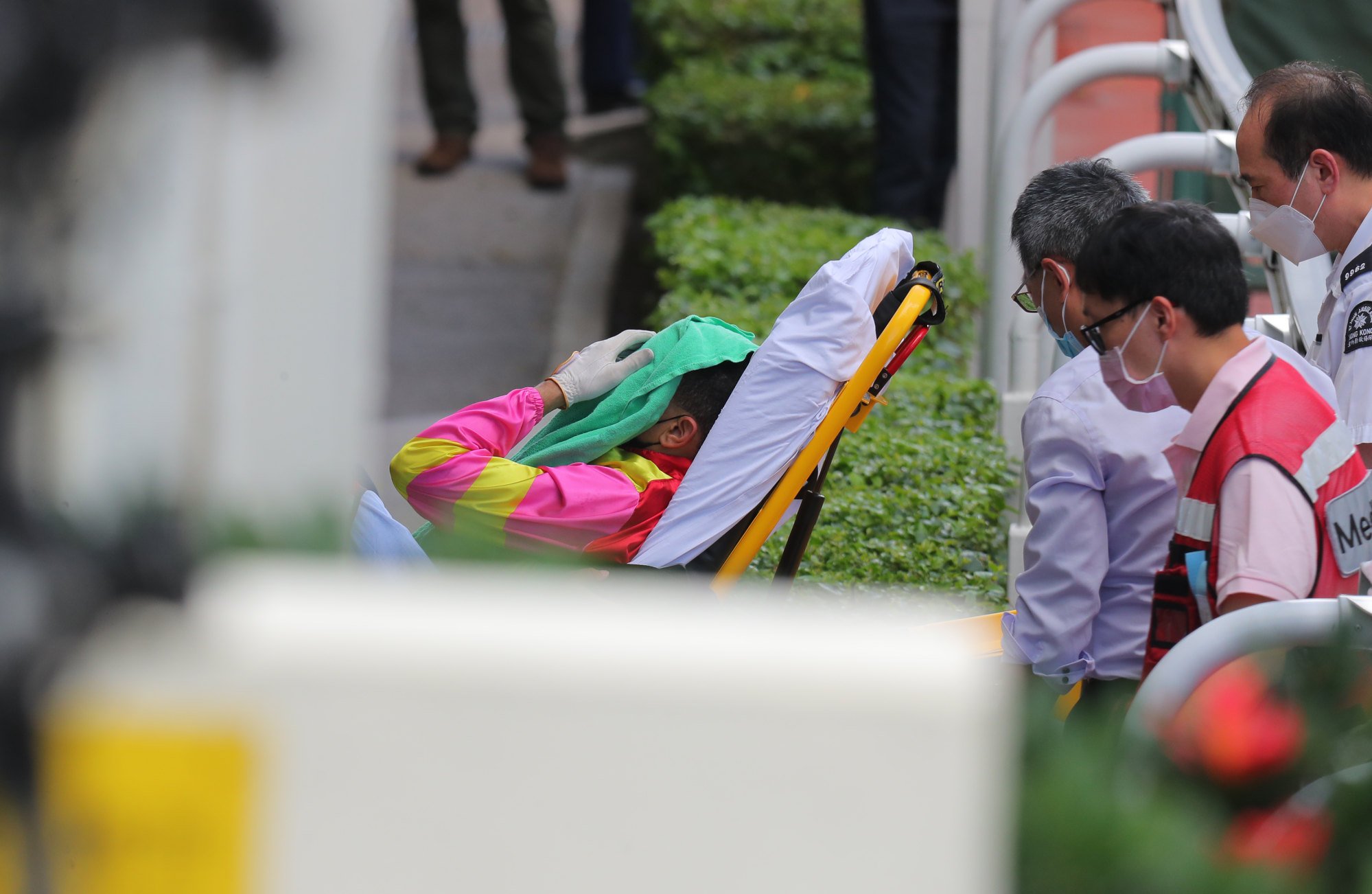 Joao Moreira cools down on the stretcher.