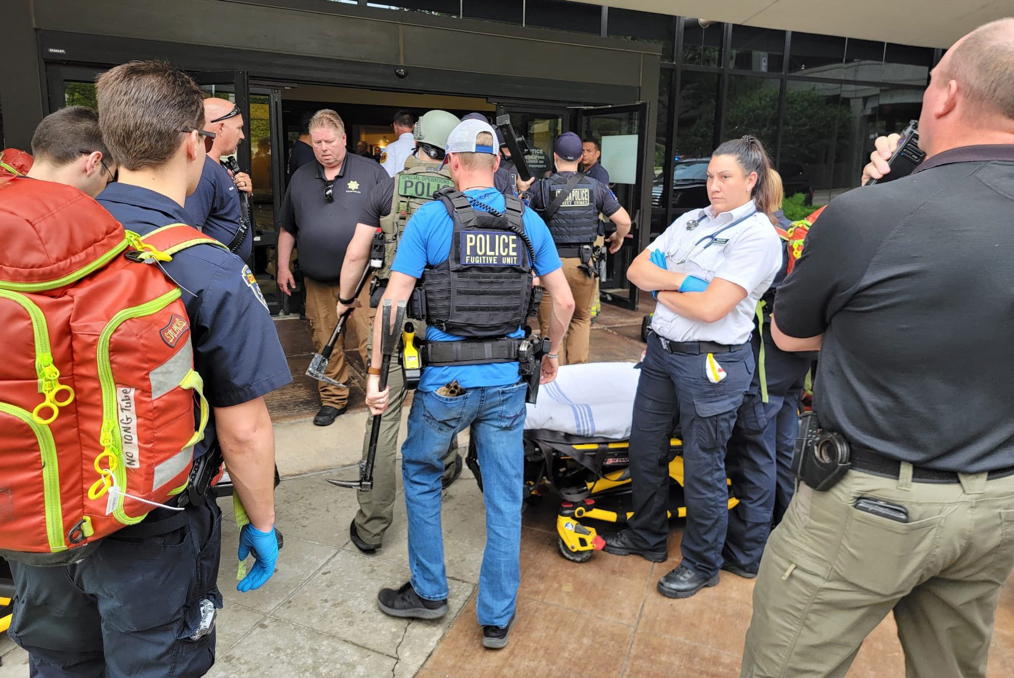 Police and emergency personnel at the scene of the shooting in Tulsa, Oklahoma. Photo: Tulsa Police Department