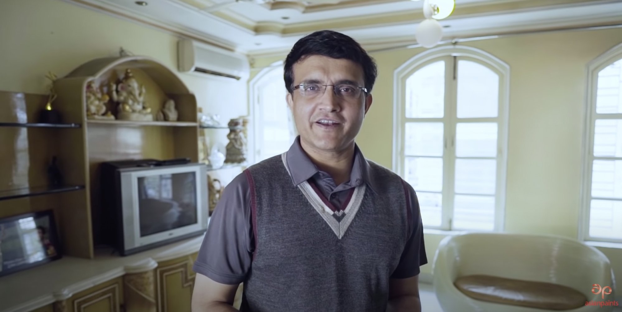 Sourav Ganguly introducing his previous home. Photo: YouTube