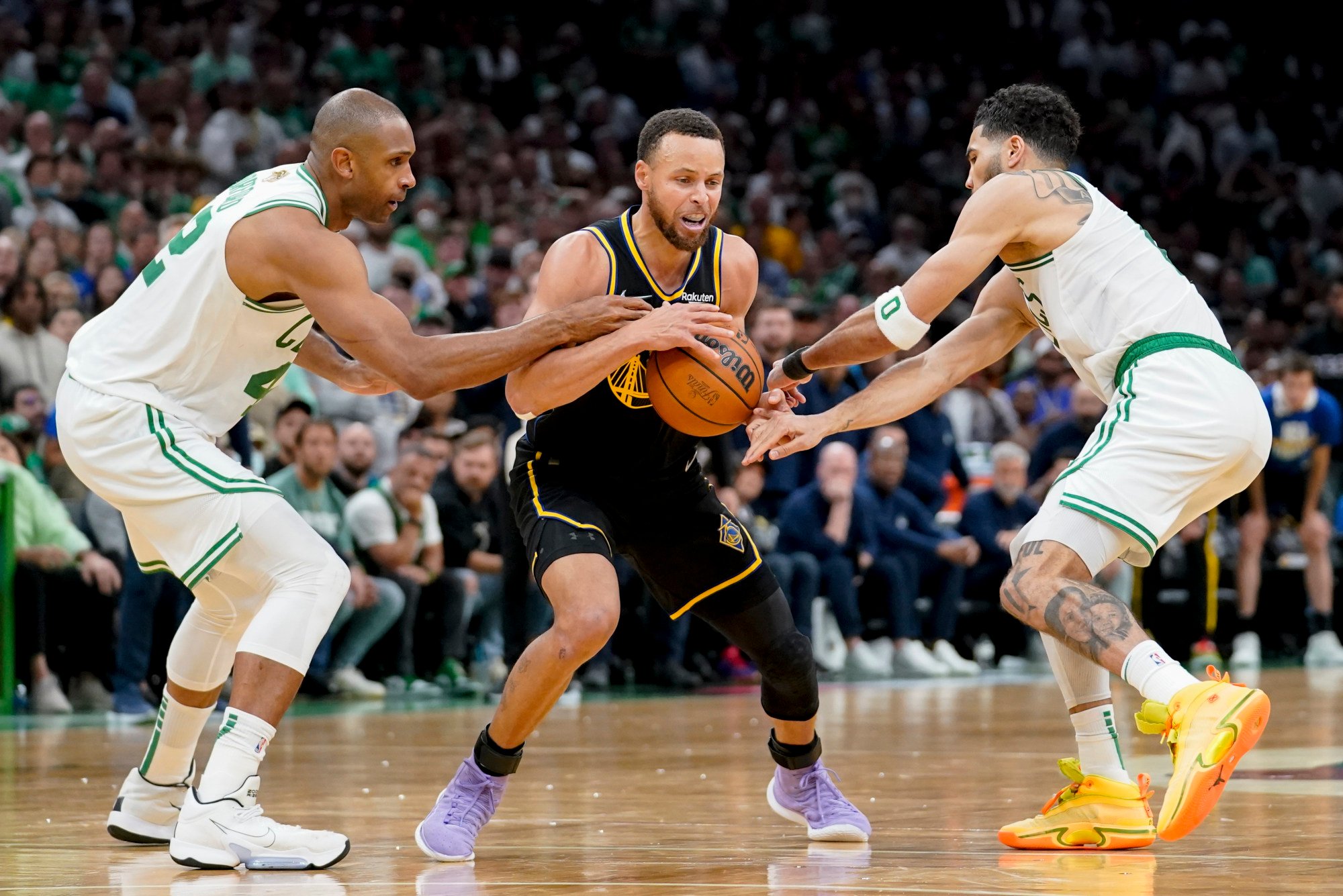 NBA Finals: Steph Curry puts the Warriors on his back in Game 4 vs. Celtics