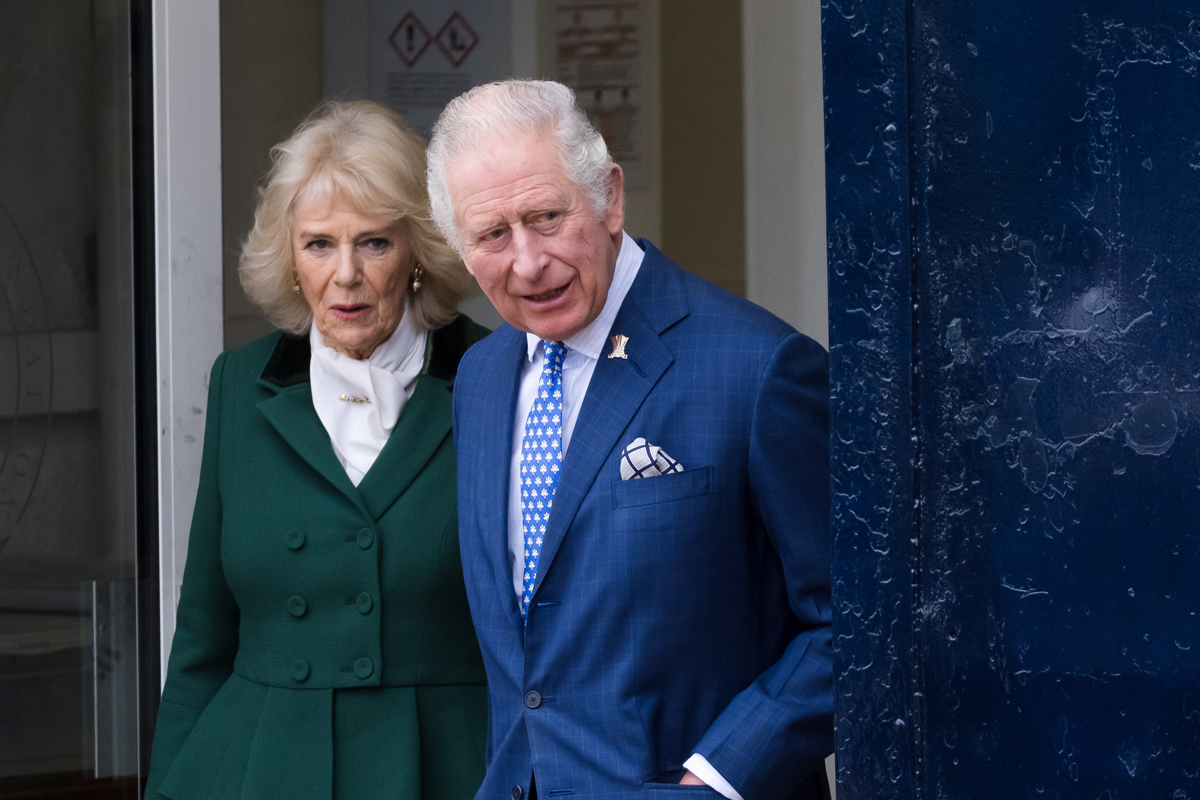 epa09724940 Britain&#39;s Charles, Prince of Wales (R) and Camilla, Duchess of Cornwall leave The Prince&#39;s Foundation at Trinity Buoy Wharf in London, Britain, 03 February 2022. The British royals took a tour of the training site for arts and culture and spoke to staff and students.  EPA-EFE/VICKIE FLORES
