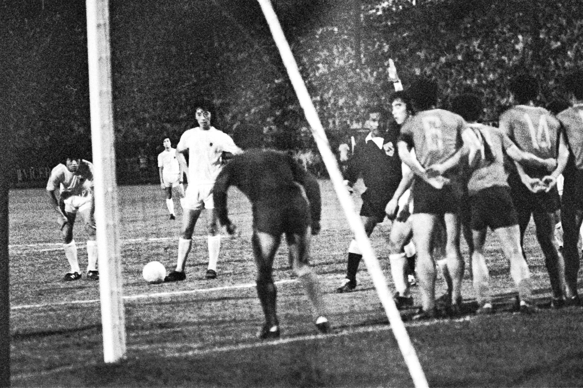 Hong Kong line up a free kick in North Korea’s penalty area. Photo: SCMP