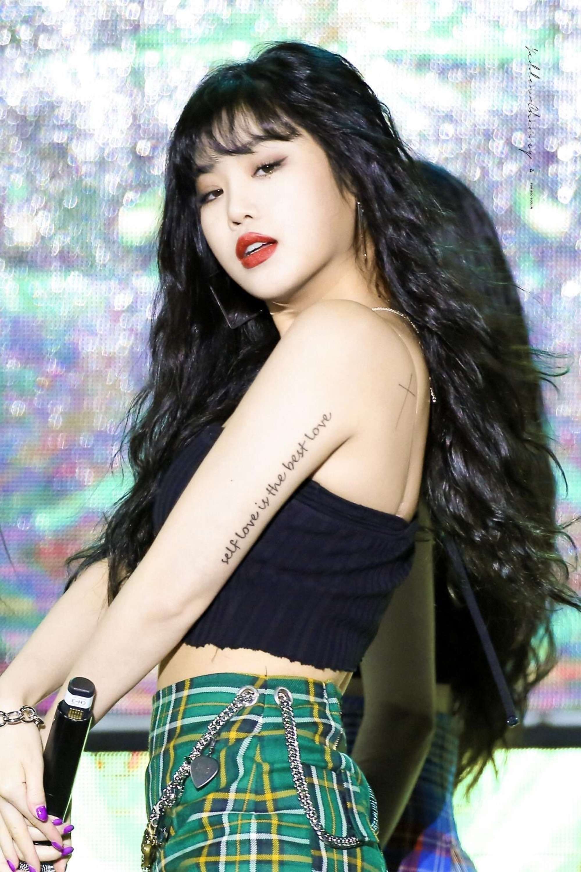 People piled onto (G)I-dle’s Soojin from all sides after a former schoolmate alleged that she was a bully before her idol days, but Soojin and her management denied the claims. Photo: Handout