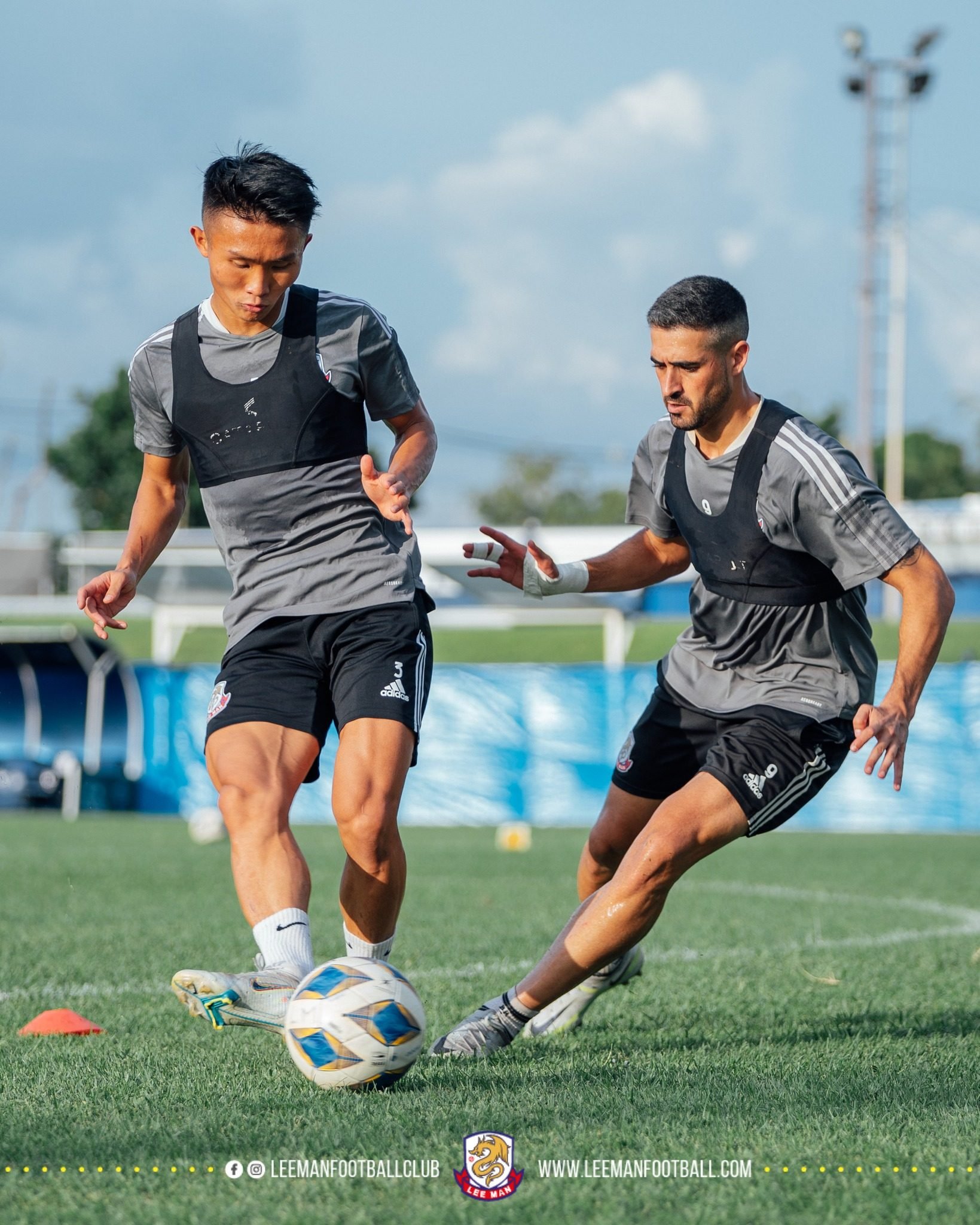 Tsui Wang-kit returns to Lee Man in Thailand after recovering from Covid-19 during the Asian Cup qualifiers in Kolkata. Tsui in training with teammate Manuel Bleda. Photo: Lee Man 