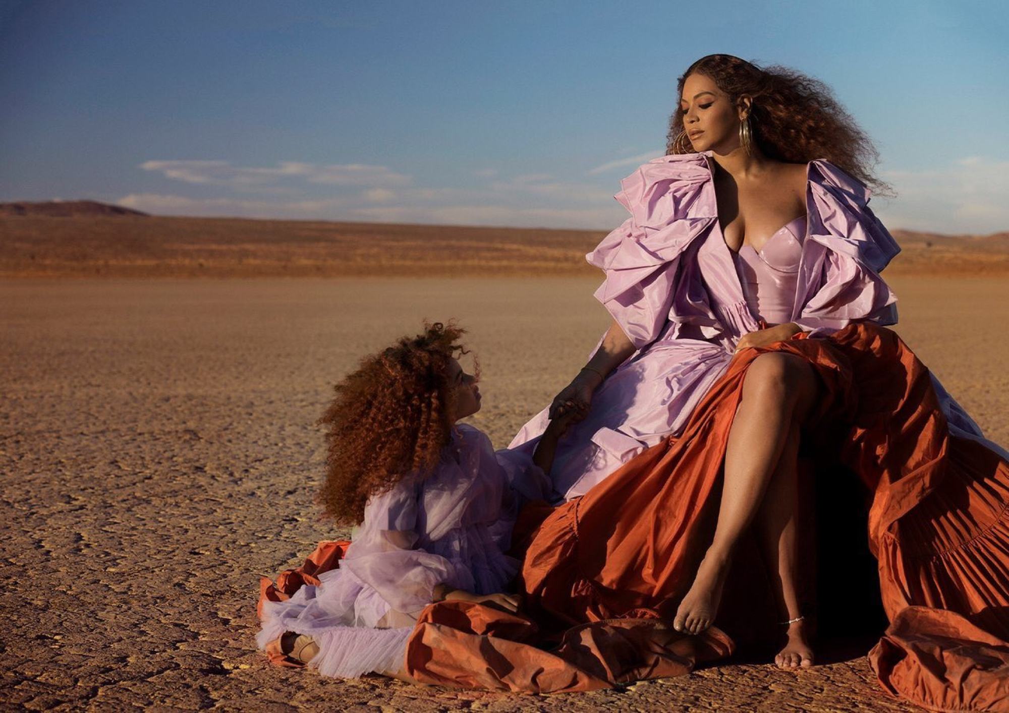 Blue Ivy Carter with her famous mama, pop queen Beyoncé. Photo: @ROCAHOV/Twitter