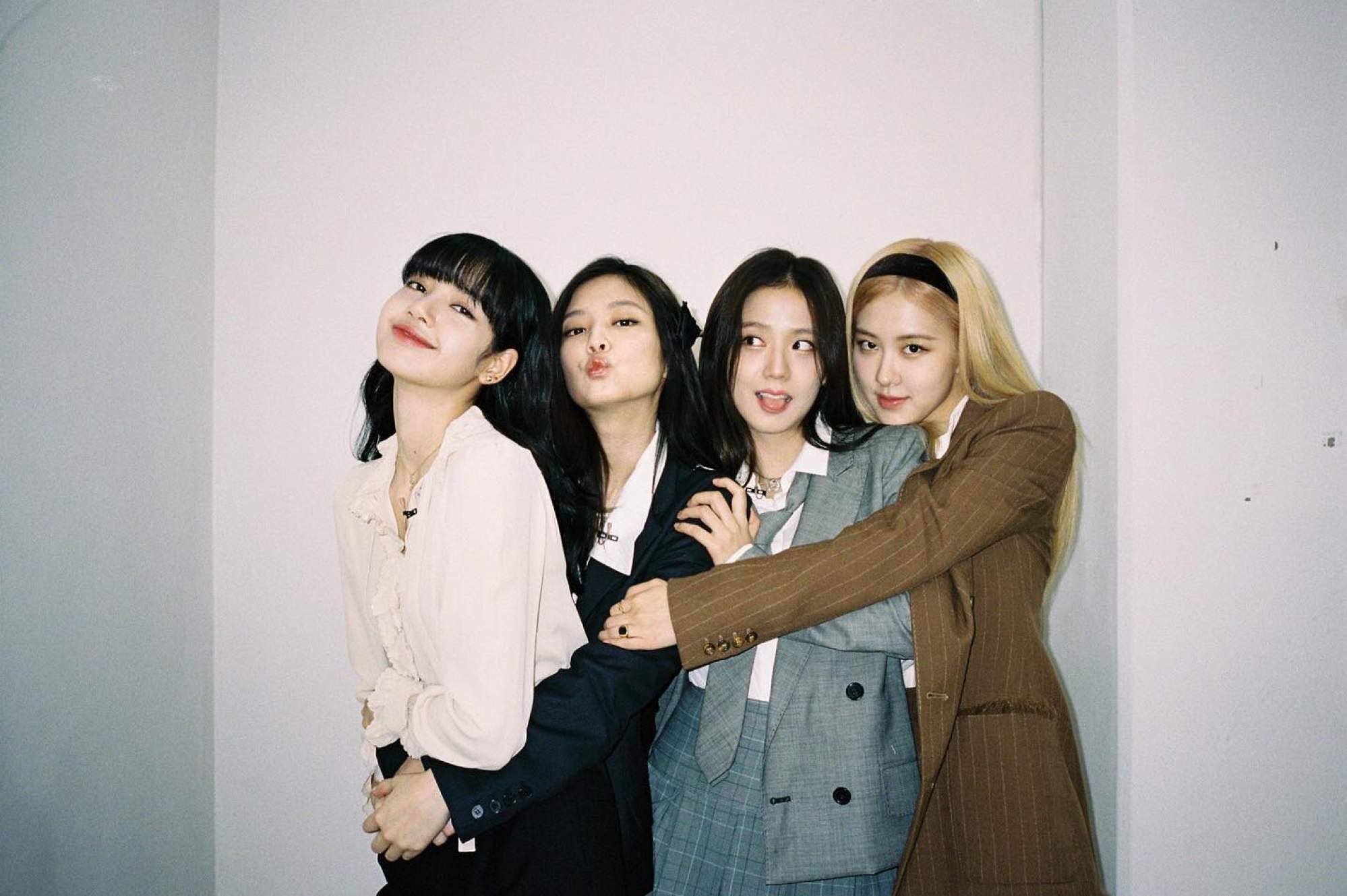 BLACKPINK Net Worth 2023: Jennie, Lisa, Jisoo, Rose Salaries – StyleCaster