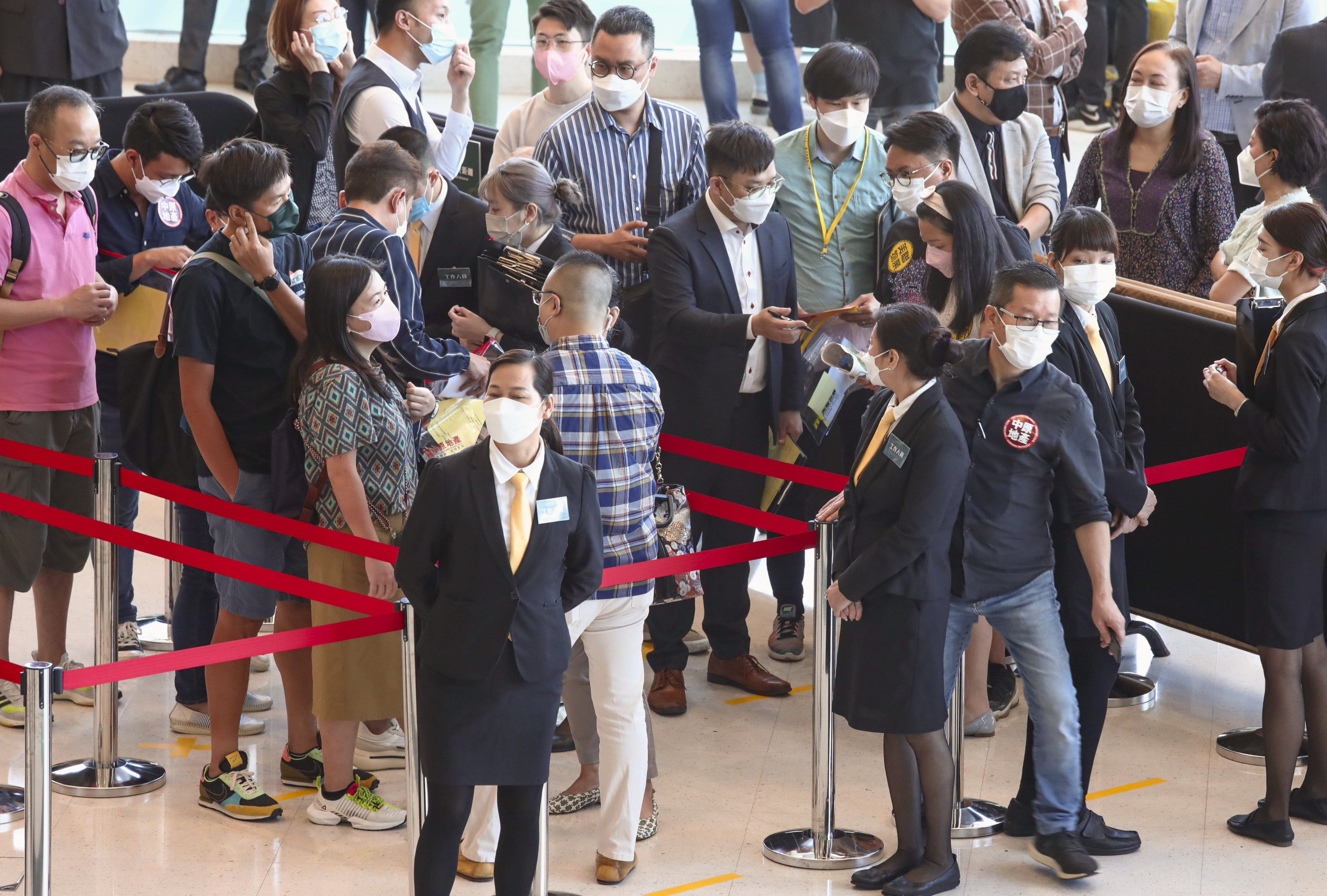 Homebuyers queued up for phase one of Grande Jete apartments in Tuen Mun at the Hung Hom sales office of CK Asset Holdings and Sun Hung Kai Properties (SHKP) on 25 June 2022. Photo: Jonathan Wong