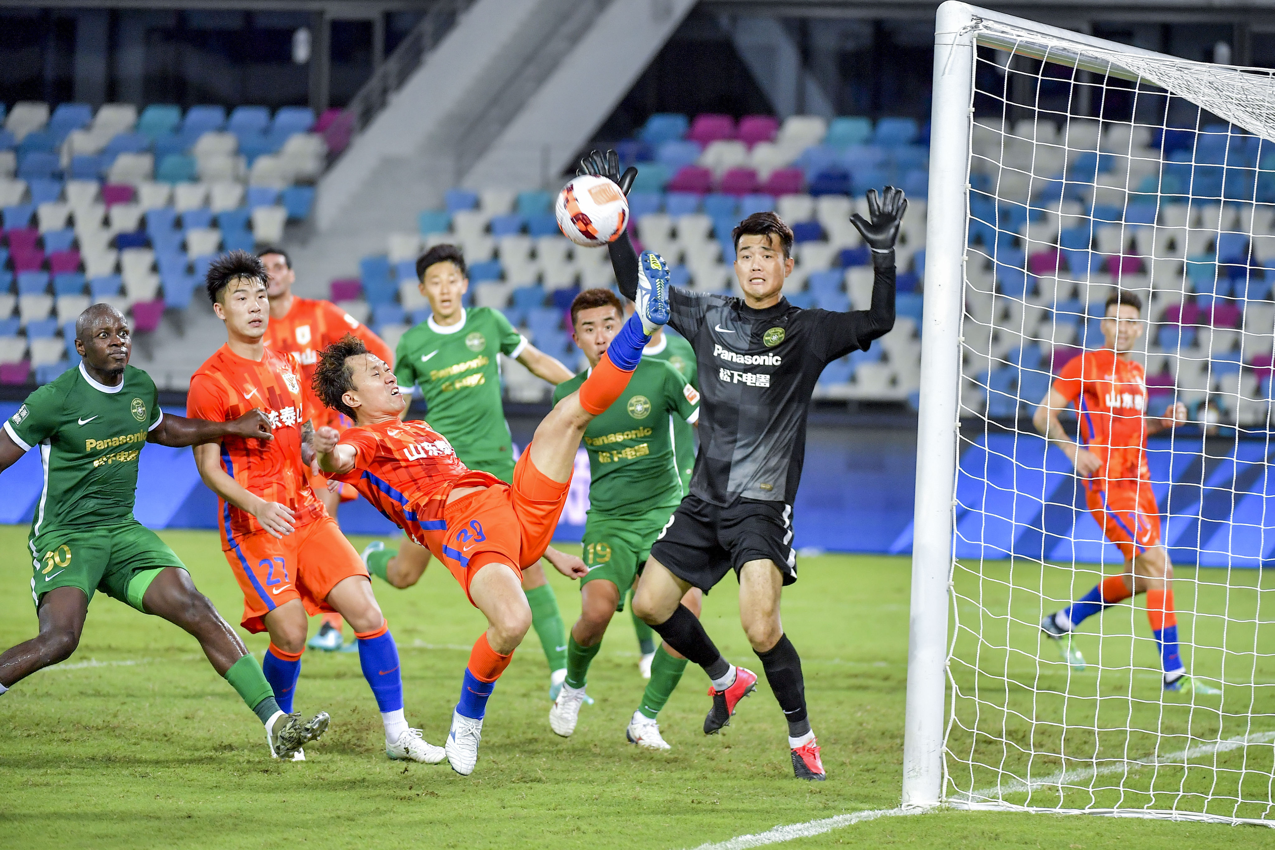 Zhejiang FC beat defending champions Shandong Taishan 2-0 in round six of the CSL season. Photo: CNS