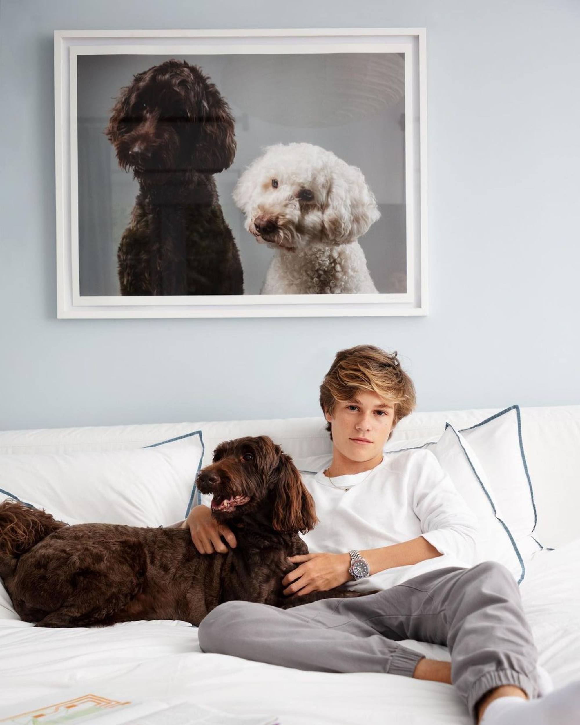 Cy Busson is crazy about dogs. Photo: @cybusson/Instagram