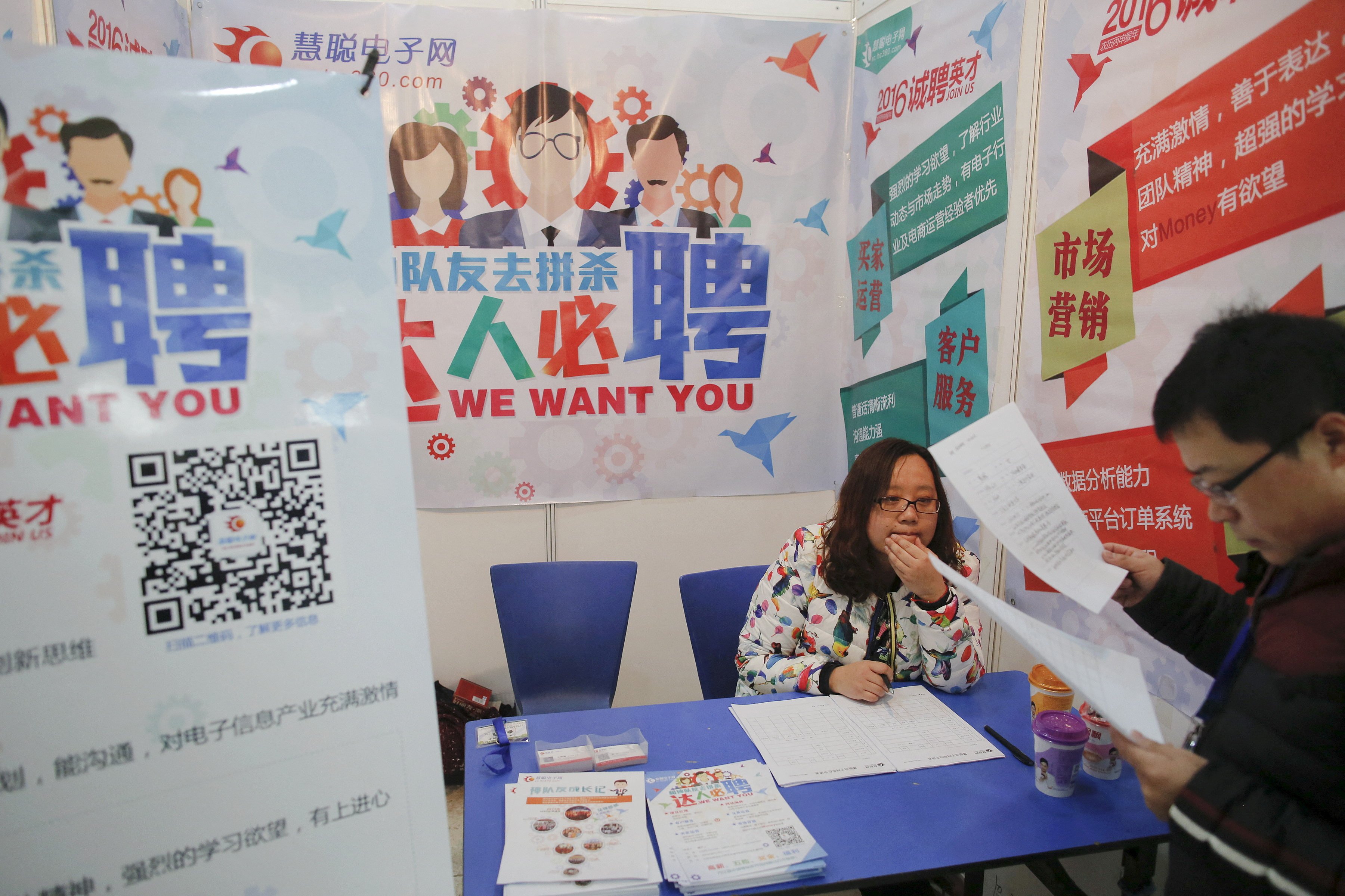 China’s headline urban unemployment rate rose to 6.1 per cent in April, the highest level since March 2020, before easing slightly to 5.9 per cent last month against Beijing’s target of keeping unemployment under 5.5 per cent this year. Photo: Reuters