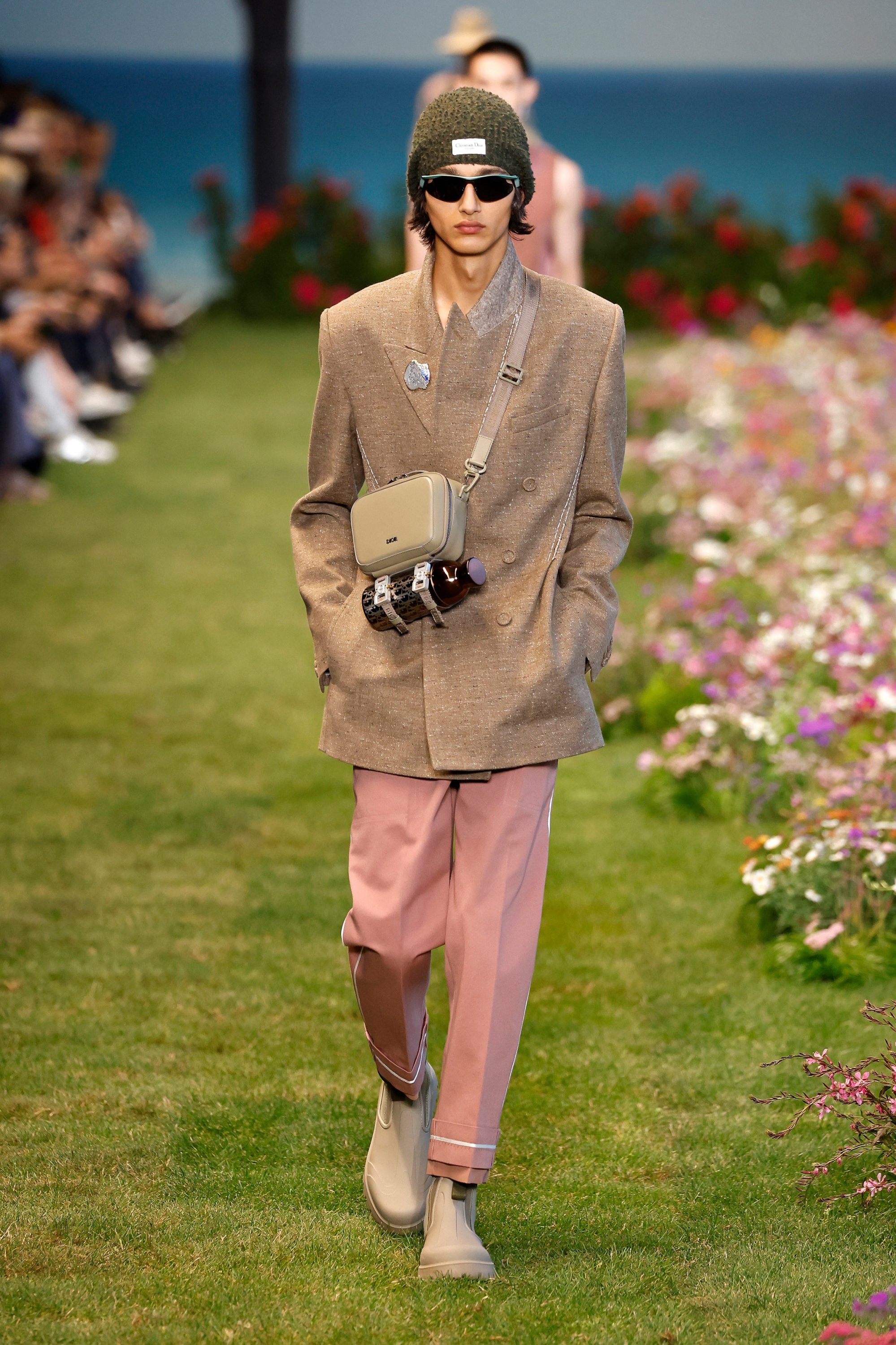 DIOR MEN by KIM JONES SPRING 2020 Look #23 Up Close Detail / PARIS FASHION  WEEK