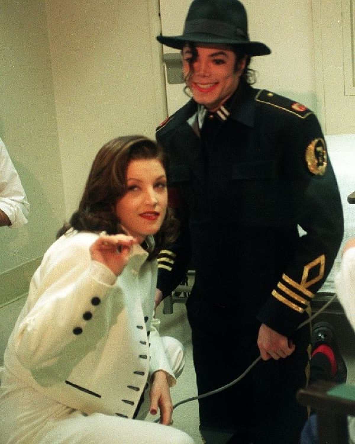 Unseen Lisa Marie And Michael Jackson Wedding Photos - Click Here To ...