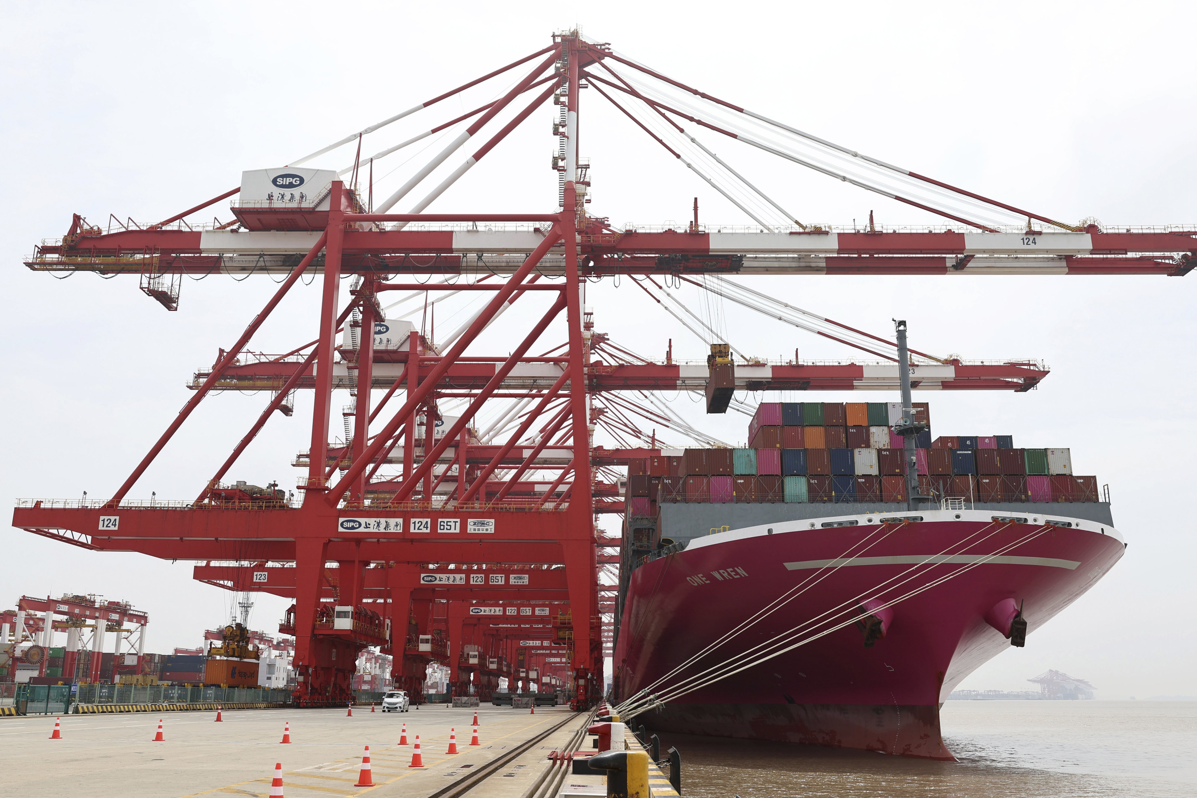 An increase in Chinese demand could cushion the growth drag on Asia from slower shipments from the US. Photo: Xinhua
