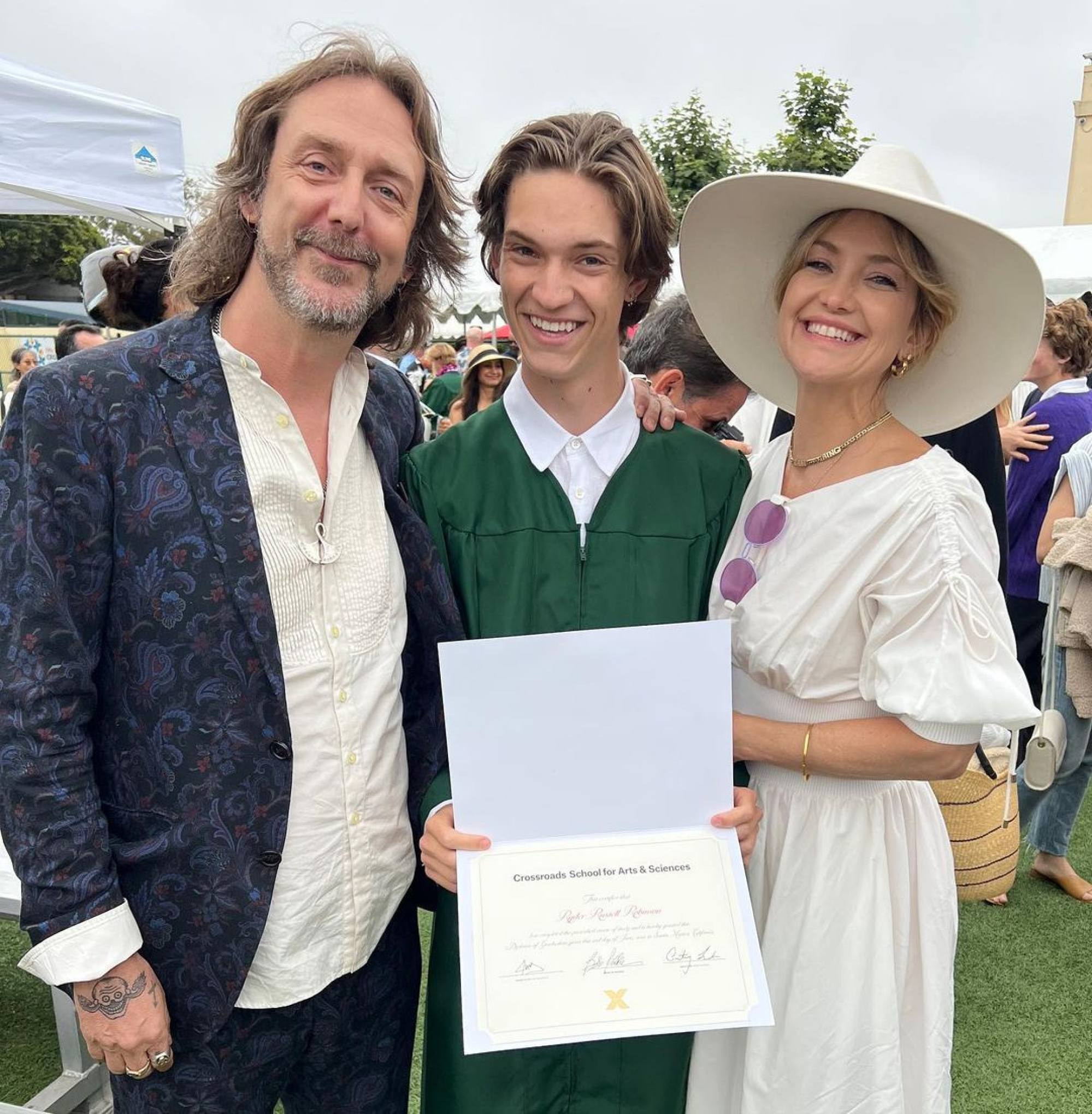Chris Robinson and Kate Hudson son Ryder Robinson is dating Iris Apatow