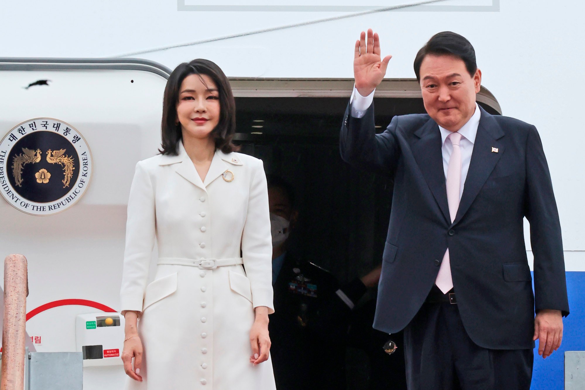 The fashion of South Korea s first lady Kim Keon hee makes her unusual