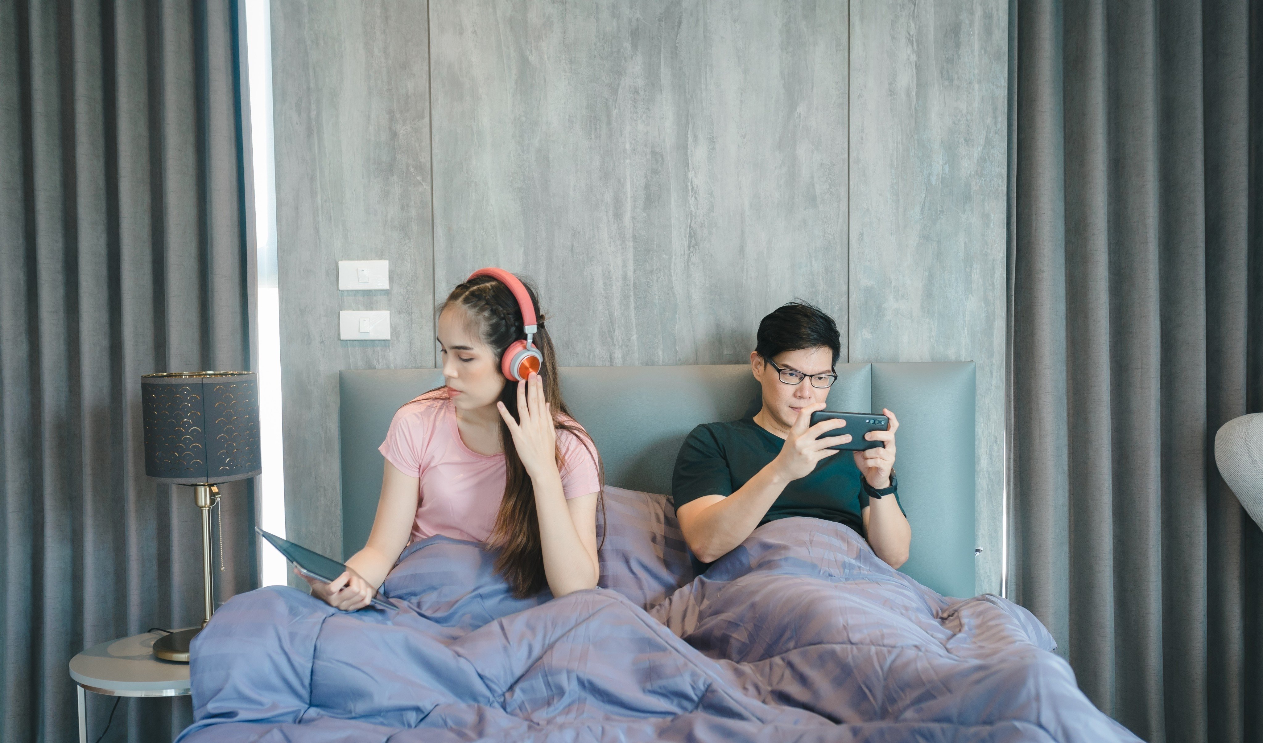 Many people would rather go without sex than their phones, a clinical psychologist says. Photo: Shutterstock