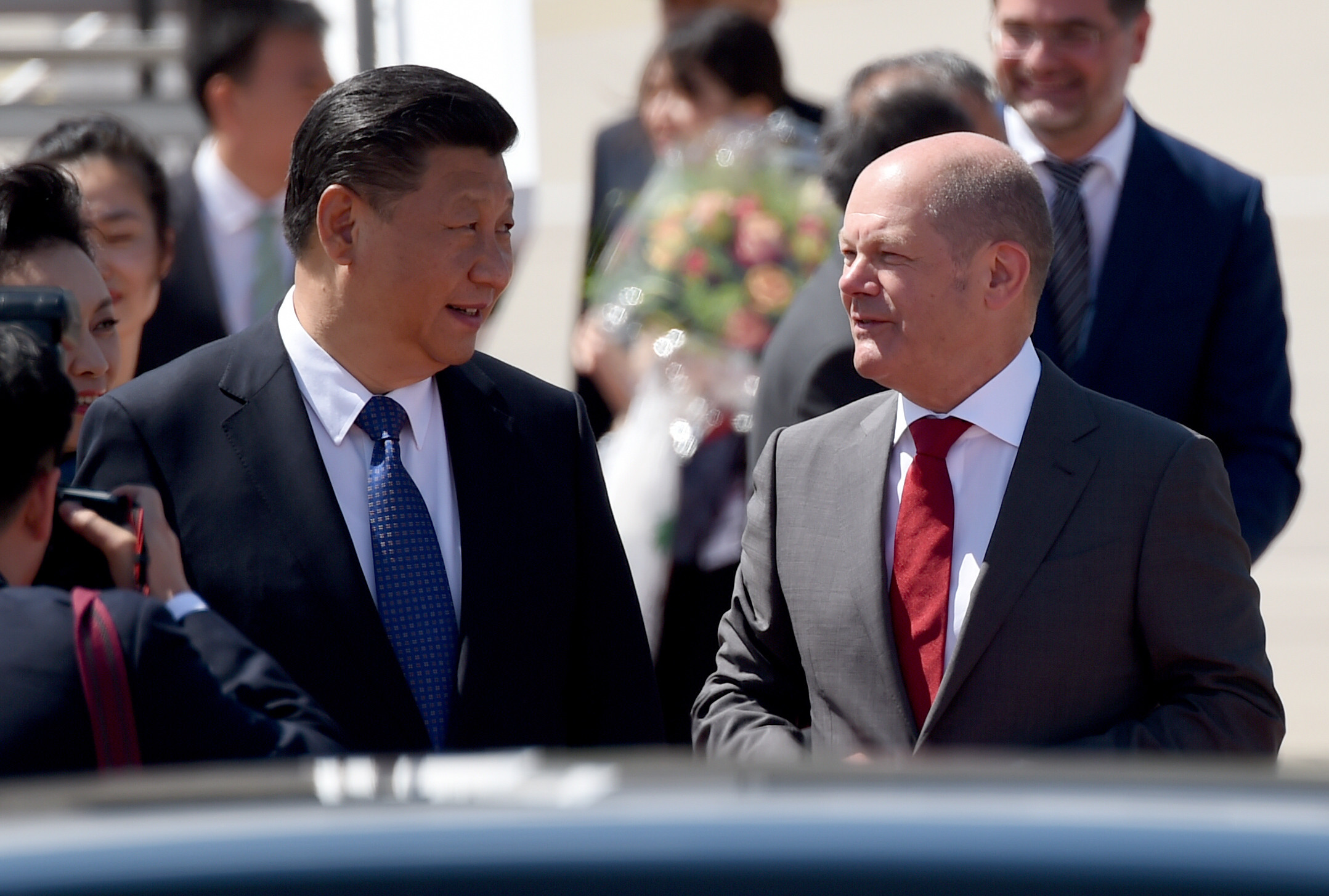 Olaf Scholz (right), then Hamburg’s mayor, welcomes Chinese President Xi Jinping on his arrival for the G20 summit on July 6, 2017. Photo: dpa