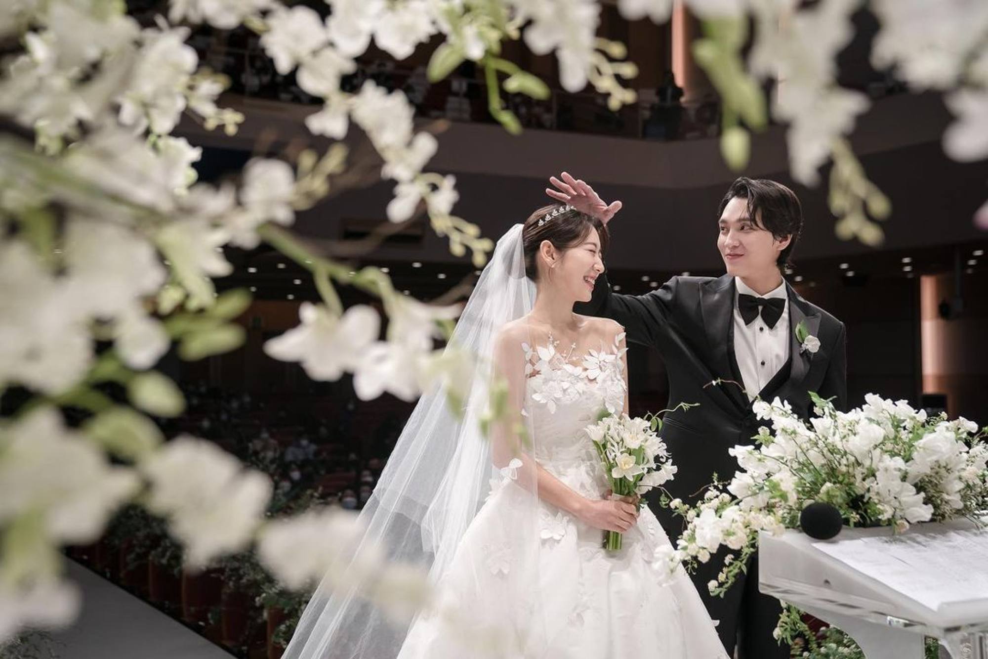 Park Shin-hye and Choi Tae-joon got married in 2021. @ssinz7/Instagram