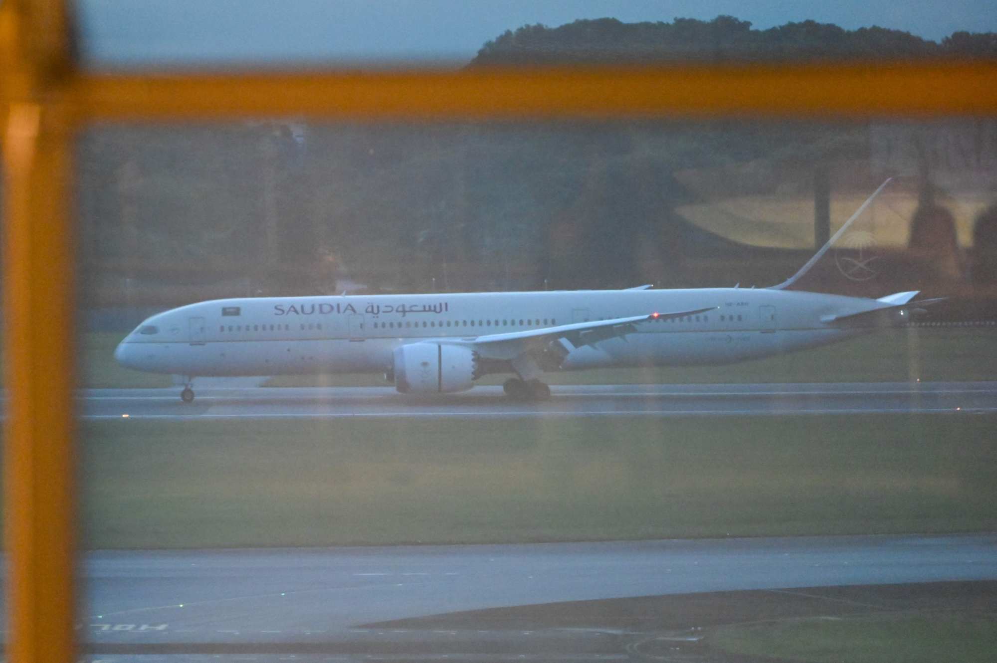 A Saudia airline Boeing 787 Dreamliner believed to be carrying Sri Lanka’s president Gotabaya Rajapaksa, his wife and two bodyguards arrives at Changi International Airport in Singapore on Thursday. Rajapaksa fled the country as mobs brought its crisis to a head. Photo: AFP