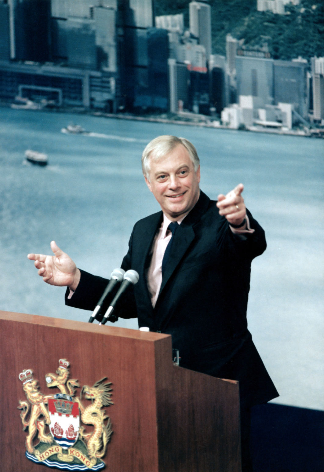 New arrived Governor Chris Patten uses both hands to keep up with the questions of the audience about his democratic proposols at the Question and Answer Forum (Q&amp;A), 8 Oct 92.