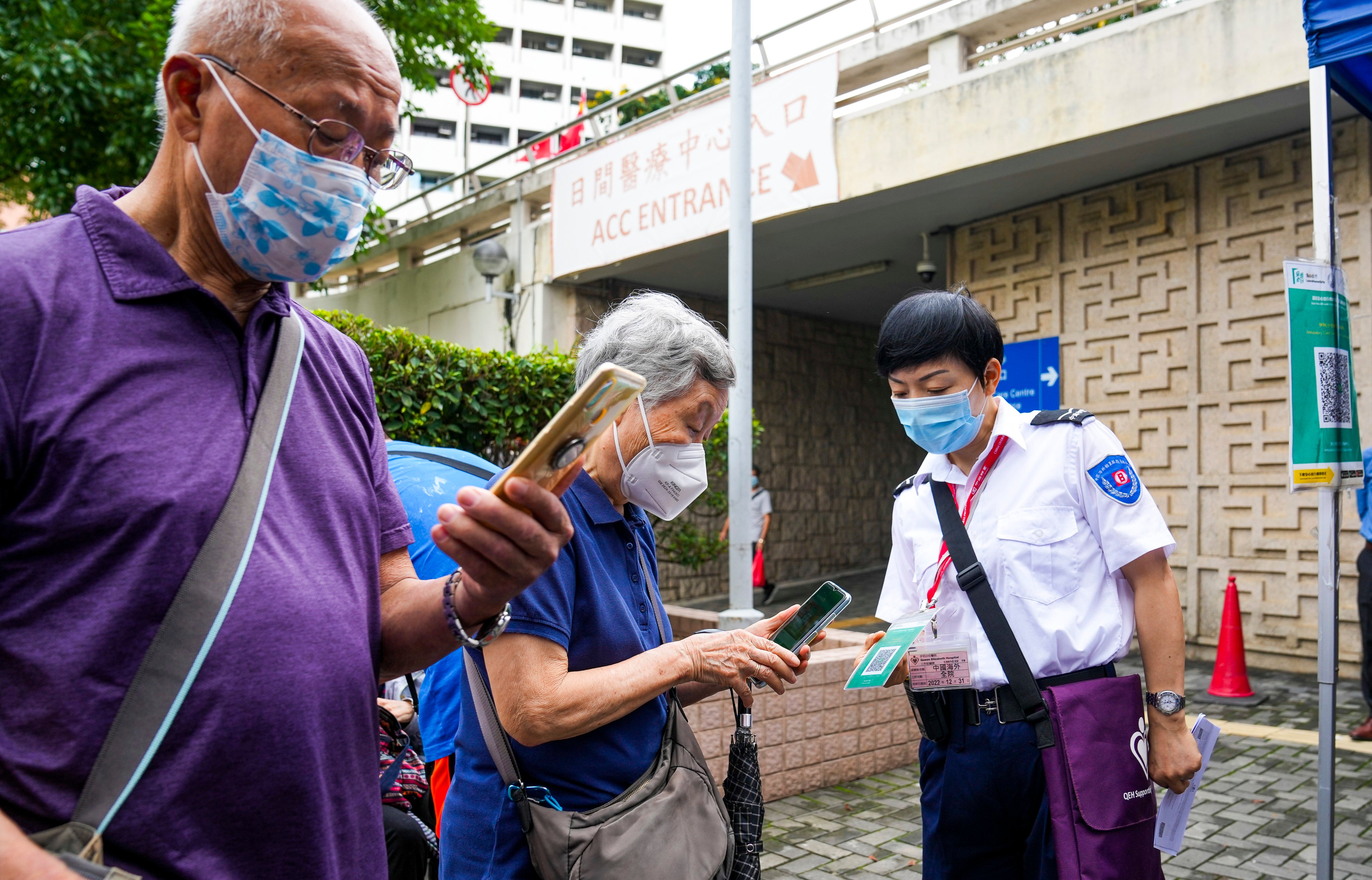 Social workers have expressed concerns that elderly residents will be left behind if the government updates the “Leave Home Safe” app. Photo: Sam Tsang