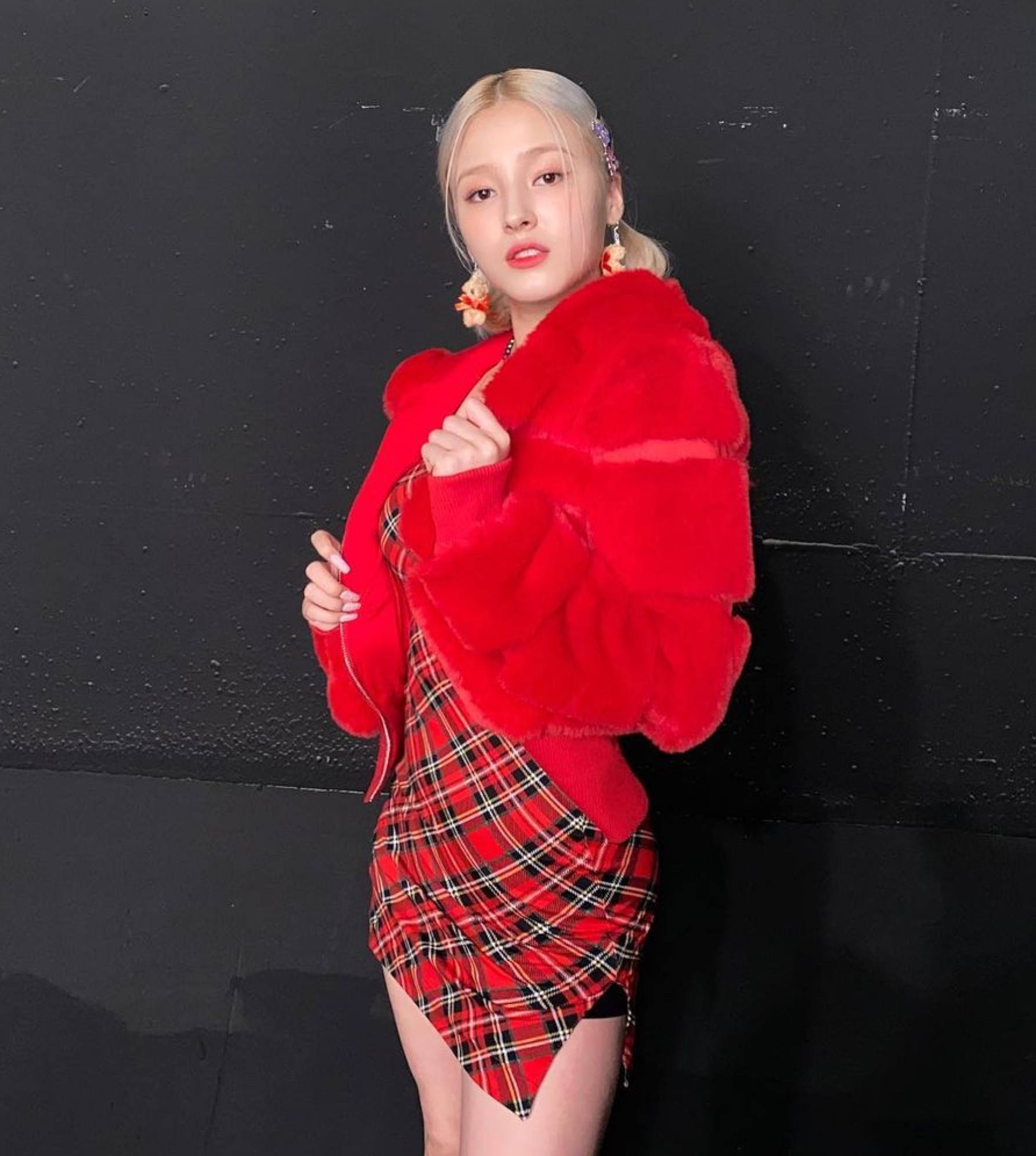 Momoland’s Nancy is now 22 years old, but was even younger at the time. Photo: @nancyjewel_mcdonie_/Instagram