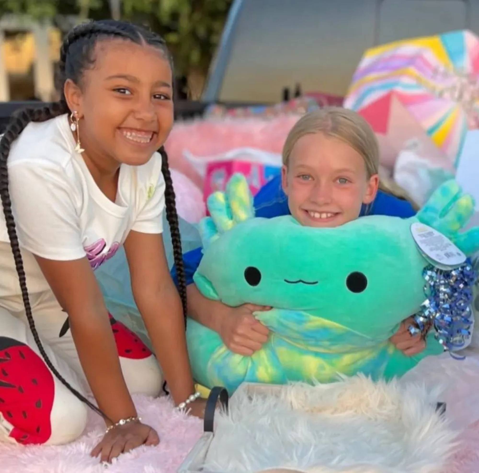 20 celebrity kids who are BFFs: from Kim Kardashian and Jessica Simpson's  daughters, to J. Lo and Ben Affleck's teens and Beyoncé's Blue Ivy and  Apple Martin, these stars' mini-mes are bonding