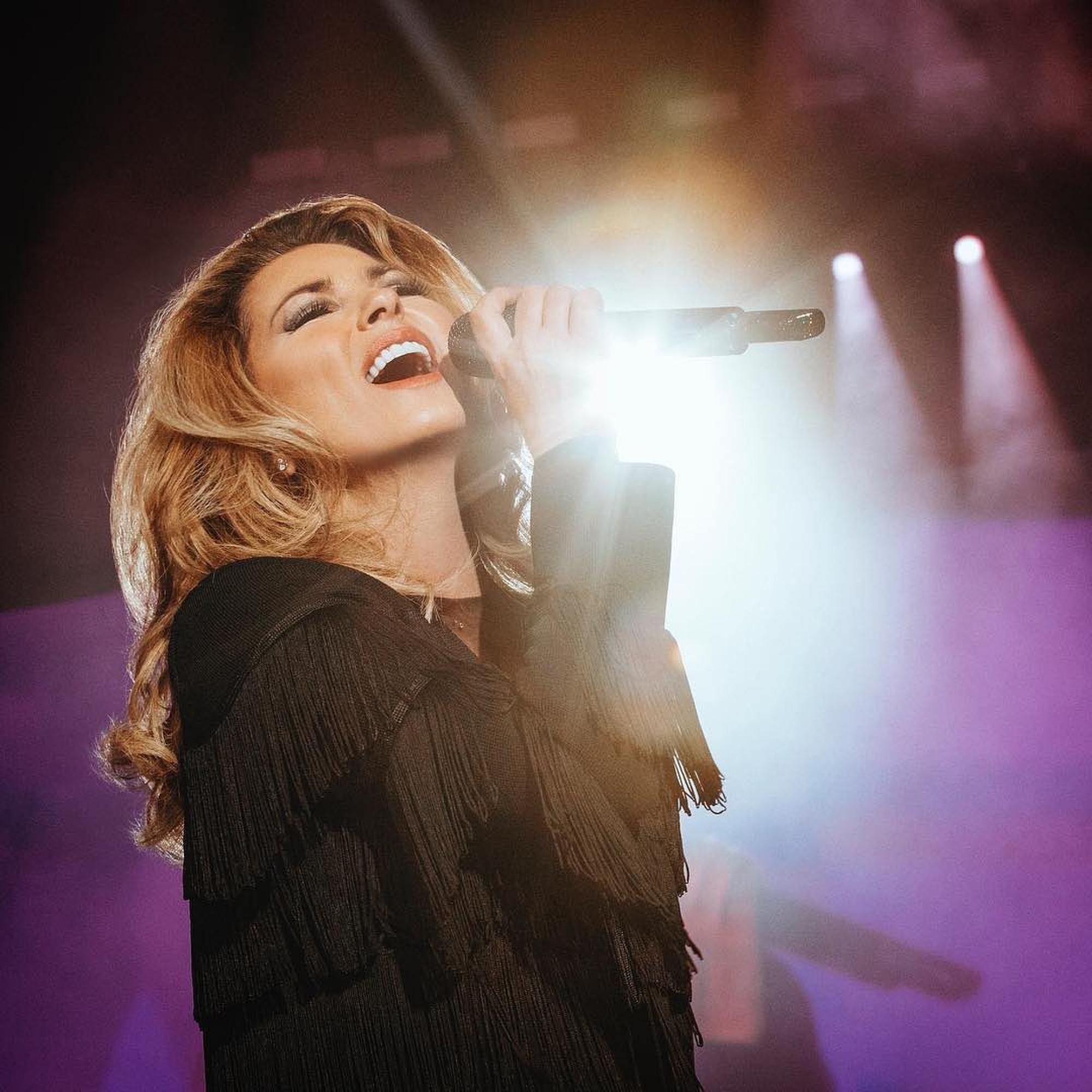 Shania Twain net worth: The huge fortune of the iconic country