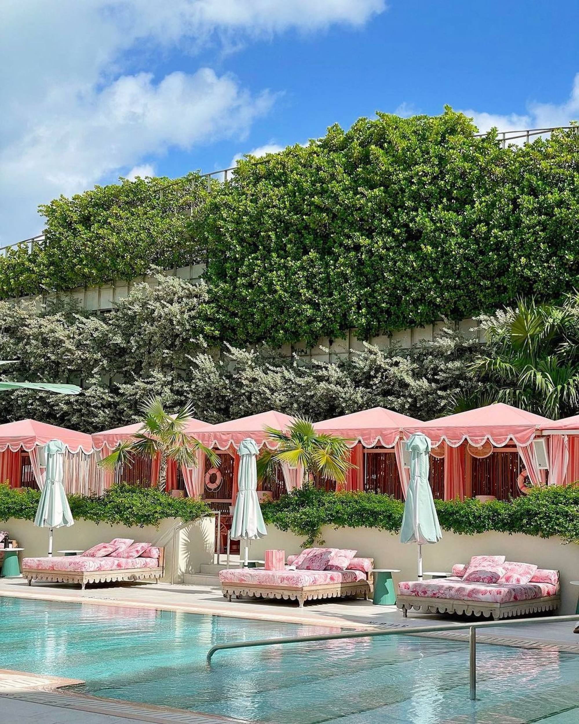Pool loungers galore at Miami’s Goodtime Hotel. Photo: @thegoodtimehotel/Instagram