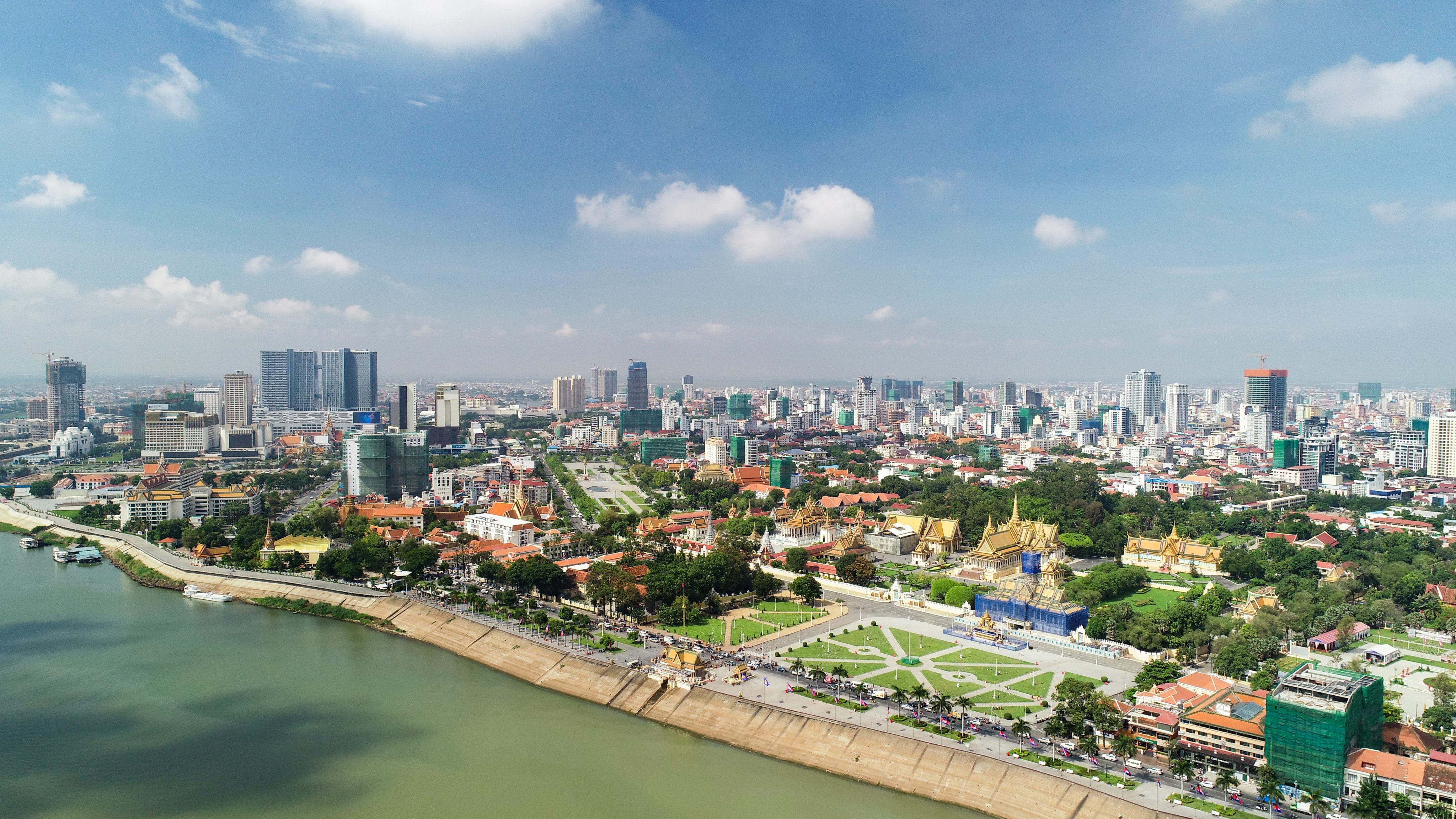 Пномпень столица. Phnom Penh Камбоджа. Камбоджи столица Пномпень достопримечательности. Королевство Камбоджа Пномпень.