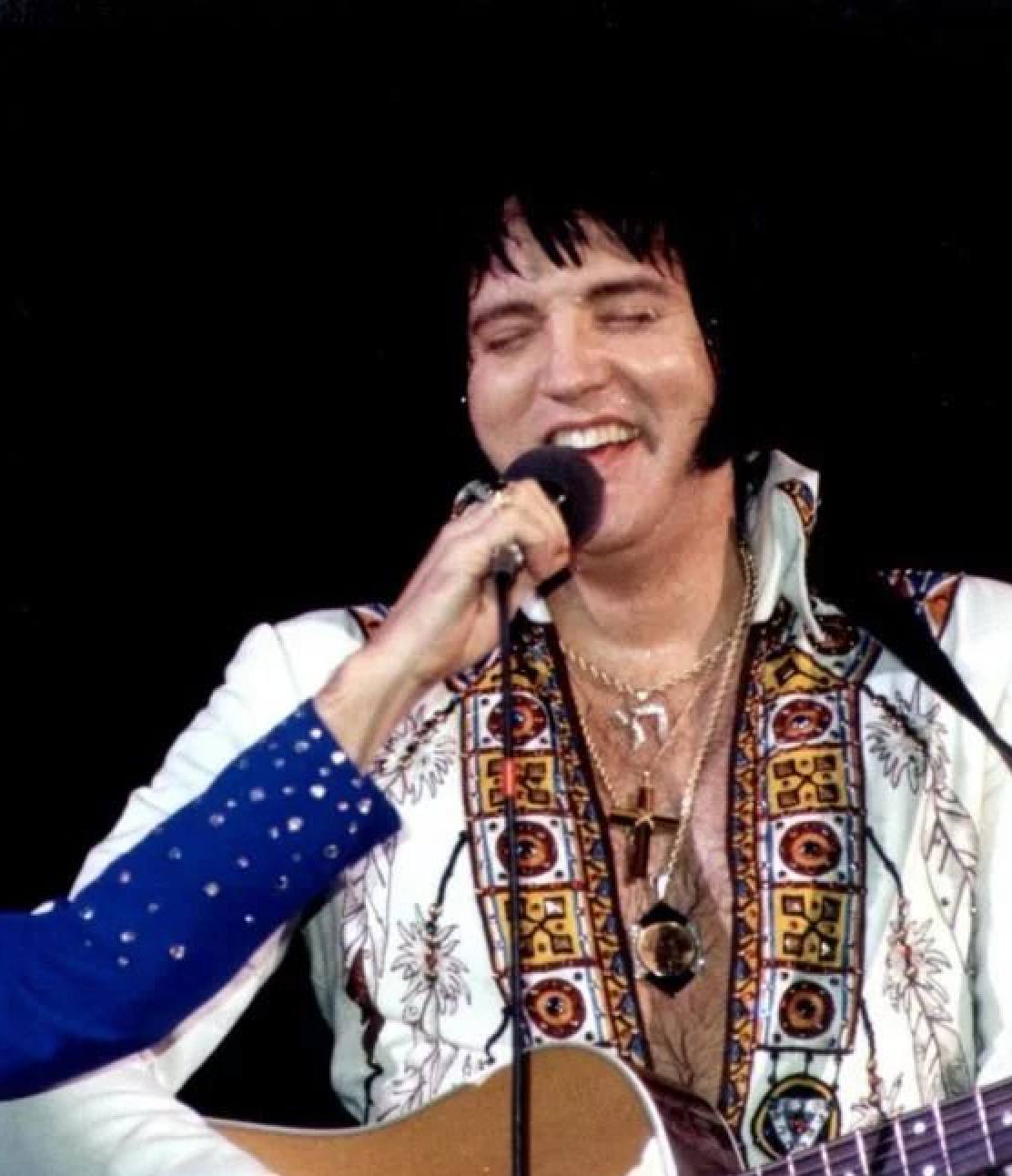 Inside Elvis Presley's weight loss battle: the King of Rock 'n' Roll gained  80kg during his final years following unhealthy food habits like the 'Elvis  sandwich' and rumoured eating disorders