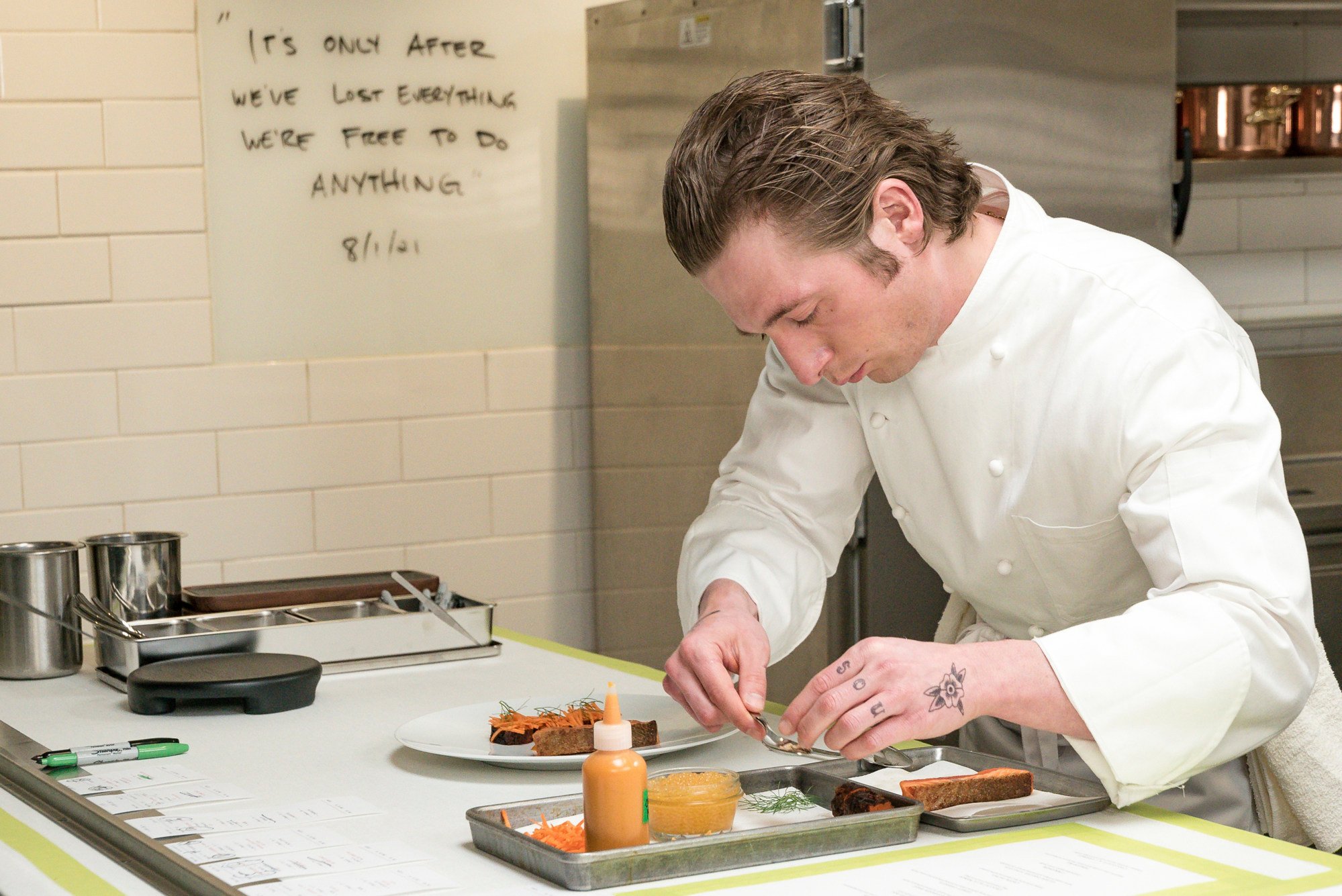 Say 'Yes, Chef' to Jeremy Allen White's Horny Couch - Eater