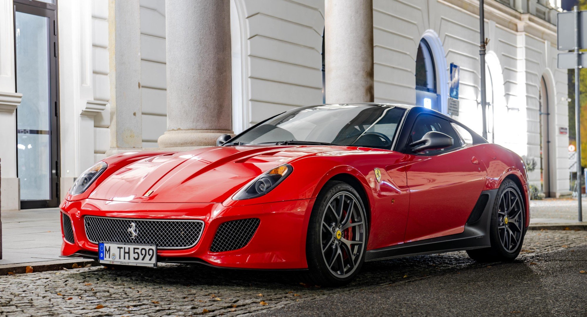 Ferrari 599 GTO красная