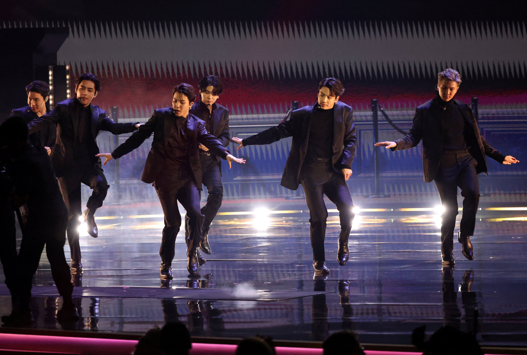 BTS se produit aux Grammy Awards à Las Vegas, aux États-Unis, le 3 avril 2022. Photo : Reuters