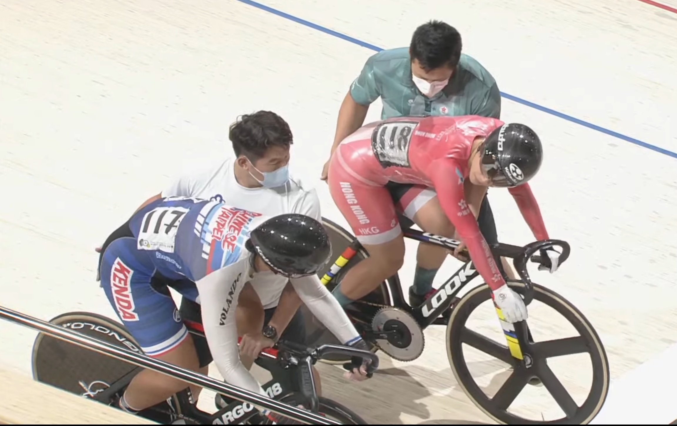 Sarah Lee lines up for the sprint final in the JICF International Track Cup in Chiba. Photo: Handout