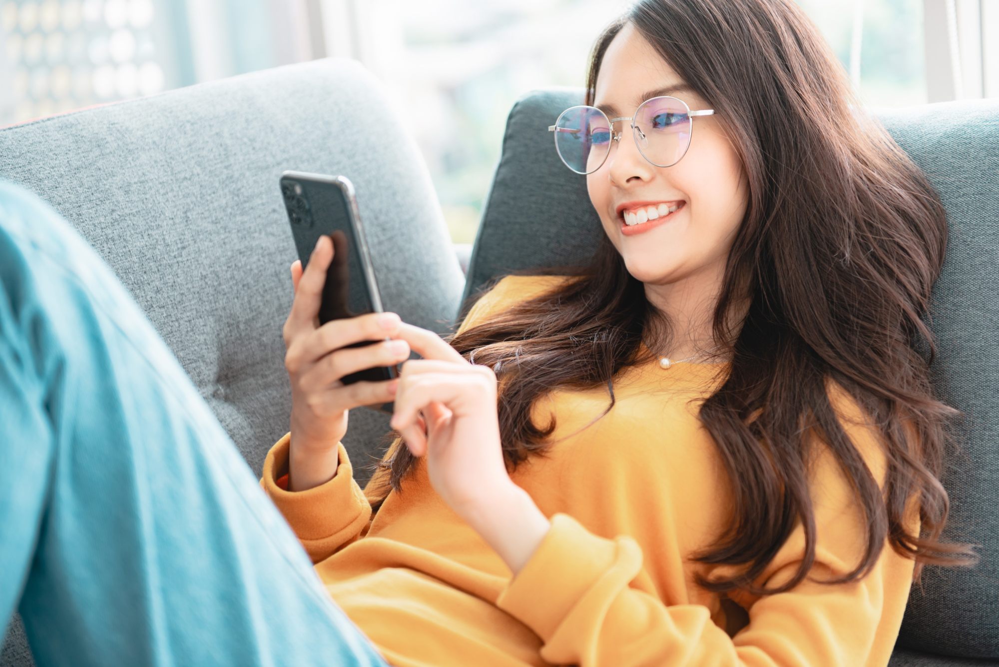 More consumers prefer to make online purchases using a mobile device or app. Photo: Shutterstock
