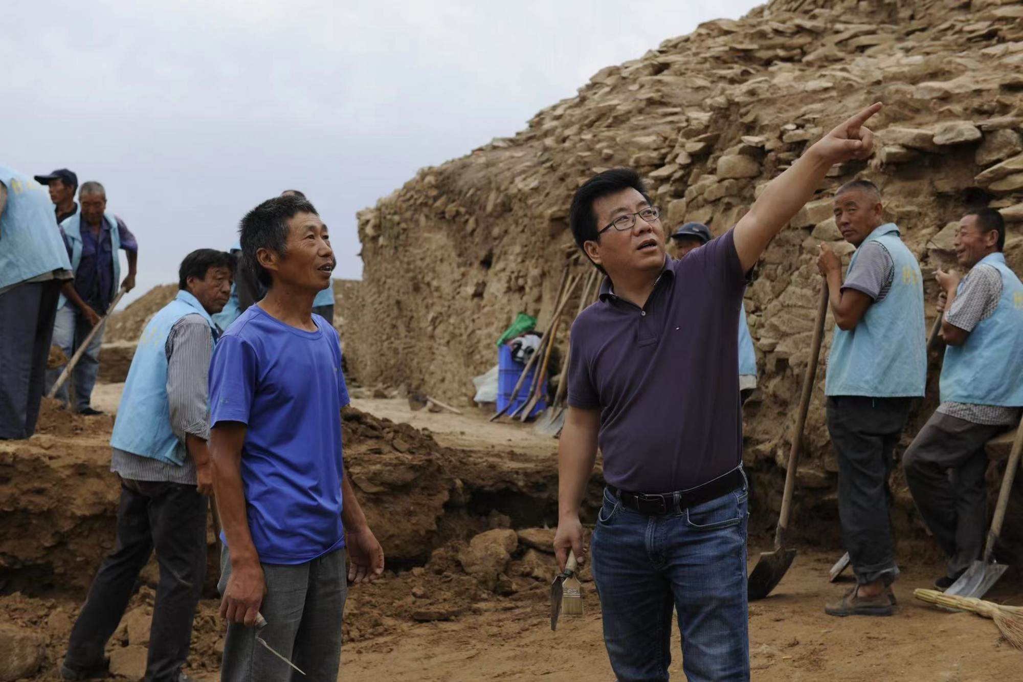 Sun Zhouyong (right) from the Shaanxi Academy of Archaeology, who leads the Shimao team. Photo: Handout