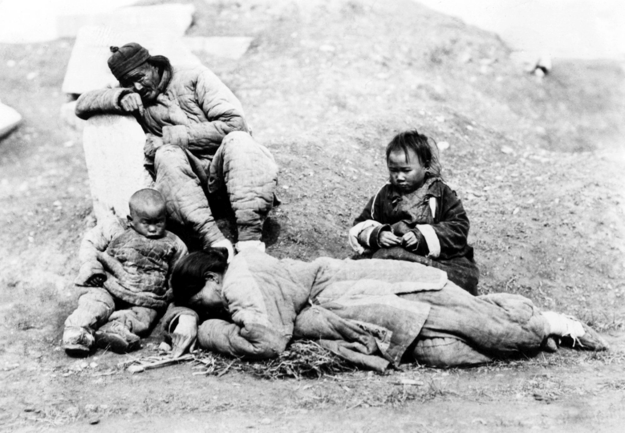 A starving peasant family, victims of the disastrous economic policies of the Great Leap Forward that led to the ‘Great Famine’ in China. Photo: Getty Images