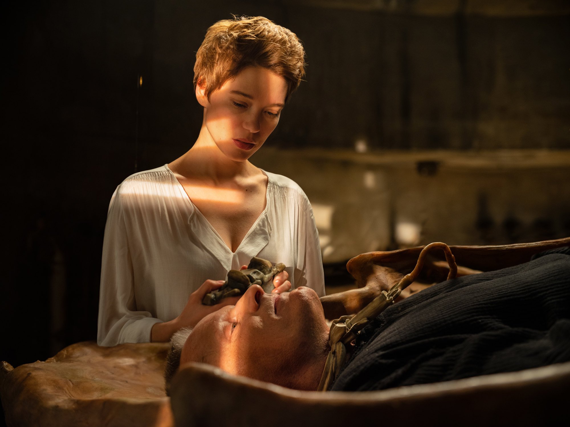 Léa Seydoux (top) and Viggo Mortensen in a still from Crimes of the Future. Photo: Nikos Nikolopoulos