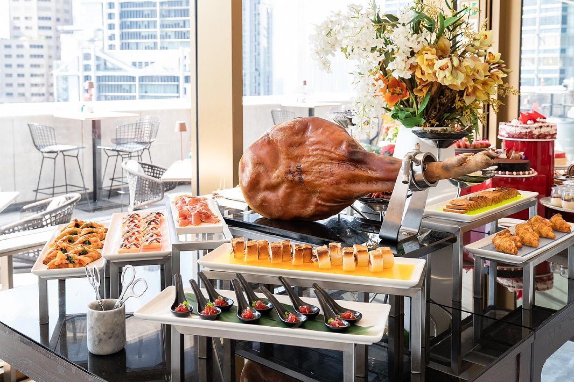 Guests who book the Christian Louboutin Beauty-themed afternoon tea at The Murray’s Popinjays will receive a special gift to take home with them. Photo: @themurrayhk/Instagram