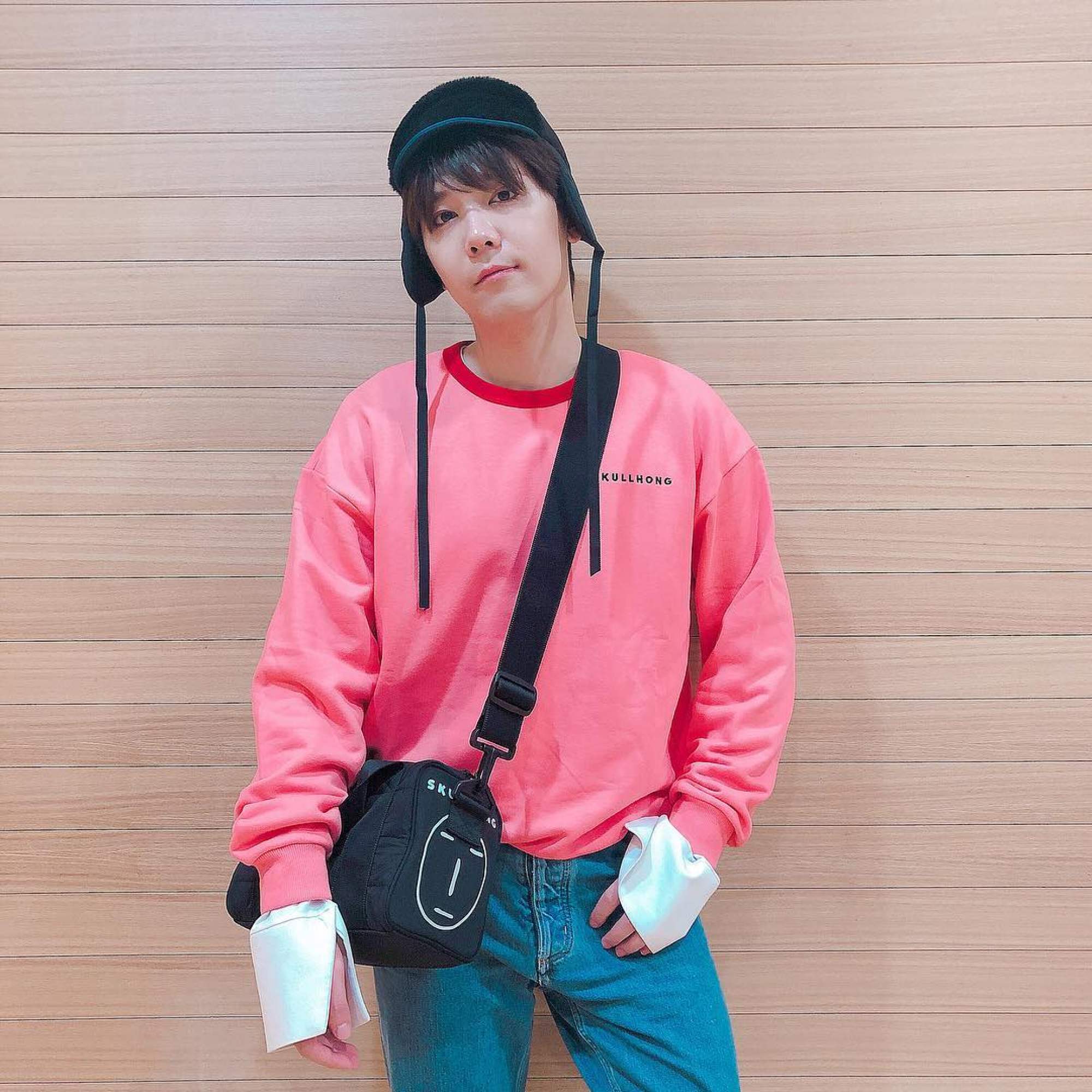 Lee Hong-gi has become a trendsetter in fashion for his unapologetic style. Photo: @skullhong_official/Instagram